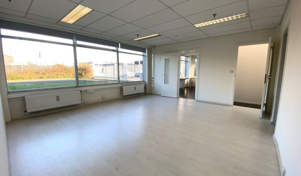 Budgetvriendelijk kantoor te huur bij E40 in Wetteren foto 3