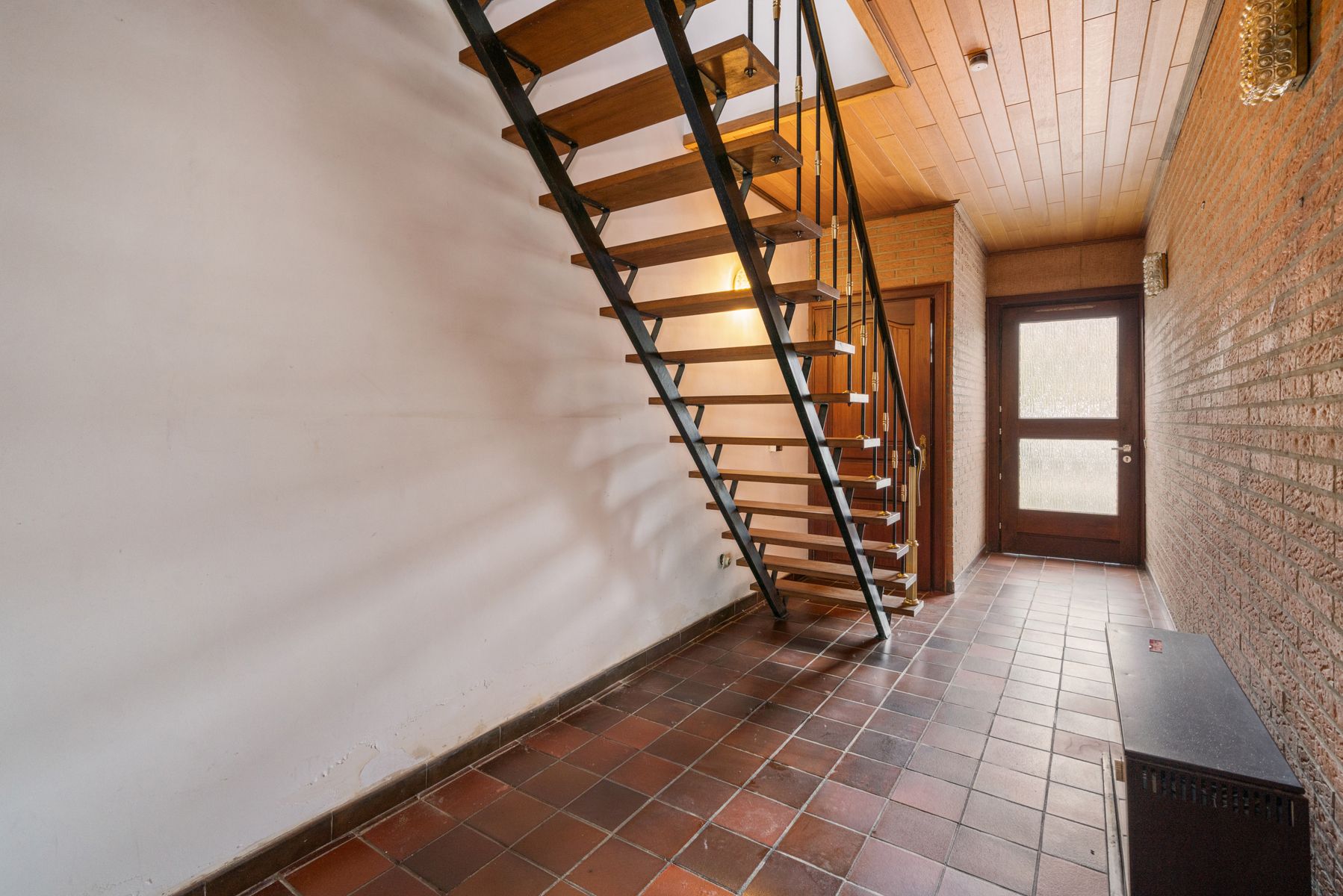 Te renoveren woning met 3 slaapkamers  foto 2