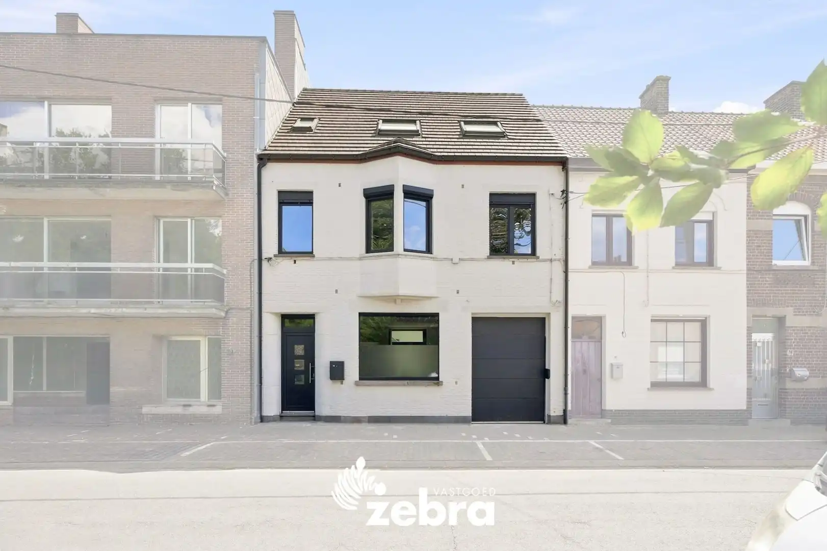 Gezinswoning met 5 slaapkamers te Roeselare! foto {{pictureIndex}}