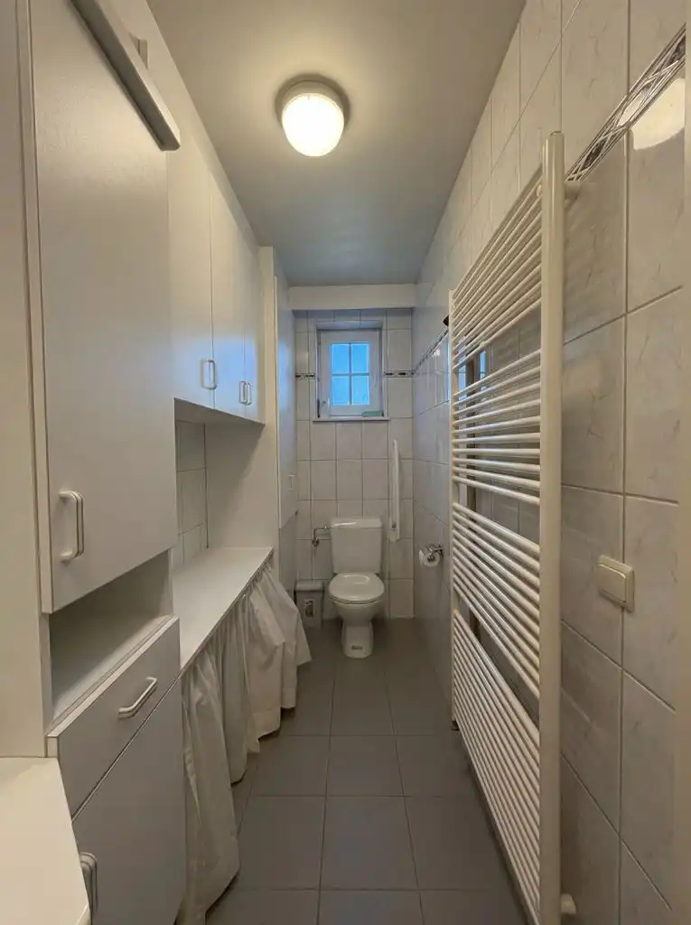 Gezellig, gelijkvloers 1-slaapkamer appartement gelegen vlakbij de Markt, in het centrum van Maaseik.  foto 7