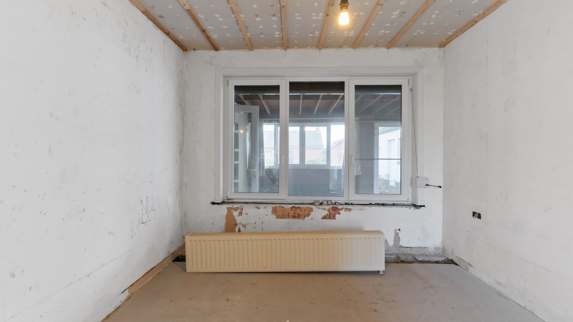 Te renoveren woning (O.B.) met 3 slaapkamers op 6a 48ca foto 10