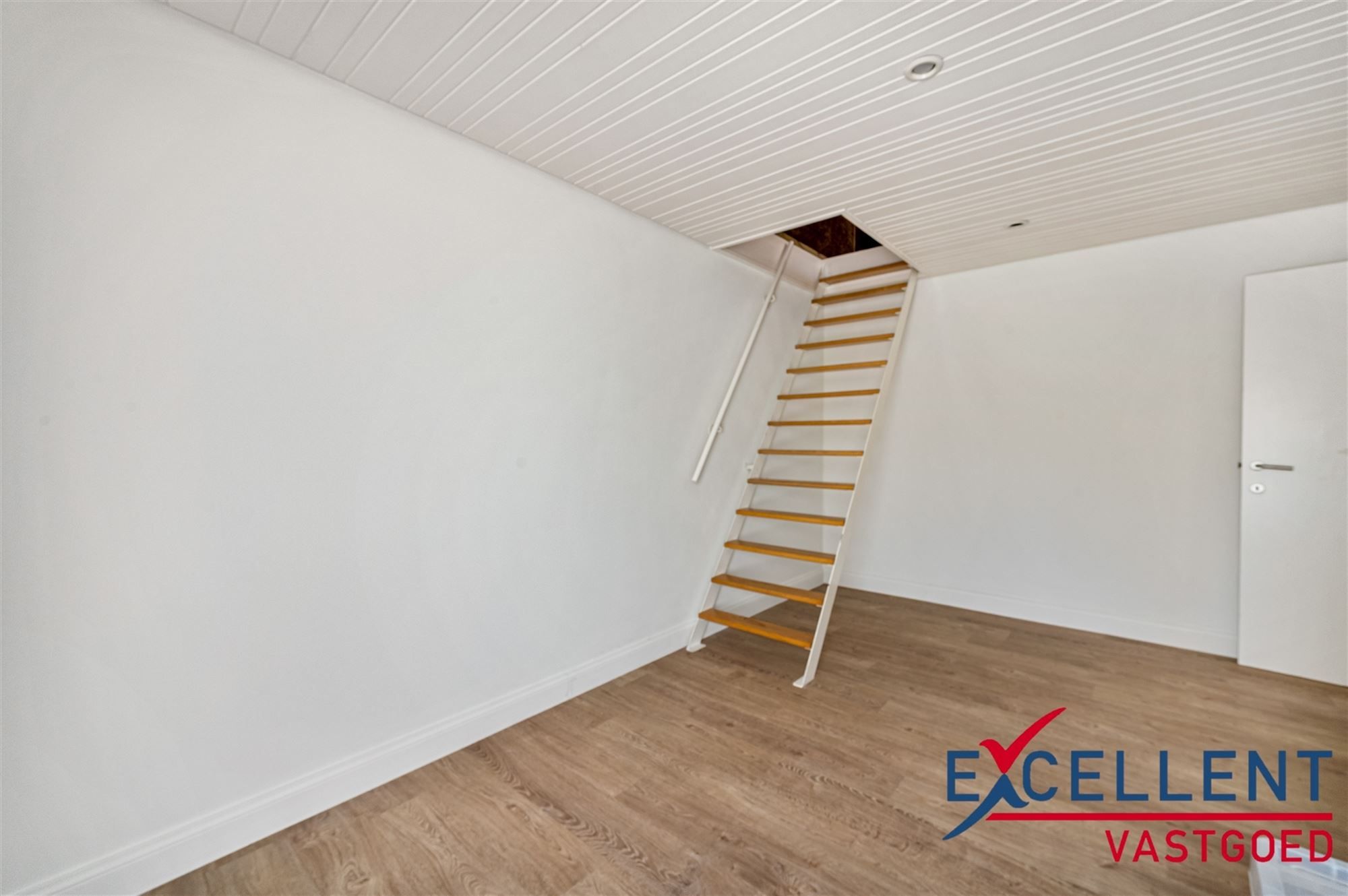 Charmante woning met prachtige tuin en bijhorend handelspand  foto 10
