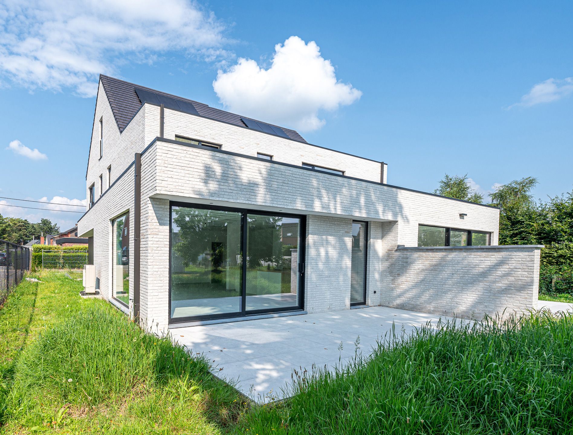 Nieuwbouwwoning met 3 slaapkamers foto 4