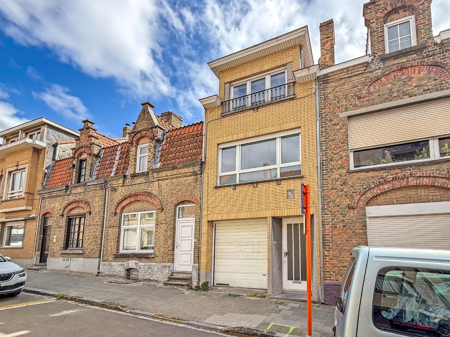 Instapklare rijwoning met garage en zonnige tuin nabij marktplein (157 m²) foto 13