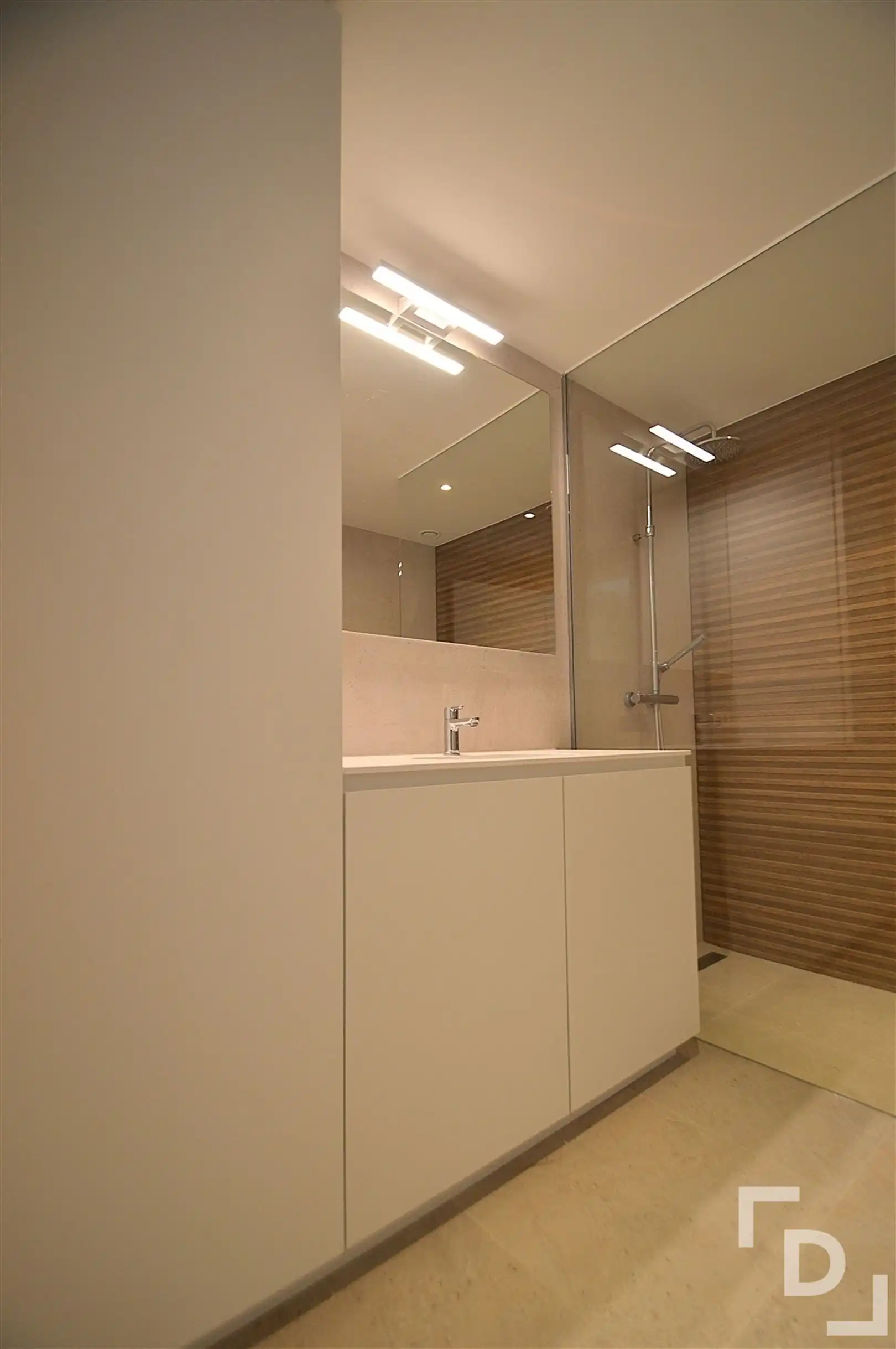 Energiezuinig en ruim nieuwbouwappartement te huur in centrum Langemark! foto 10