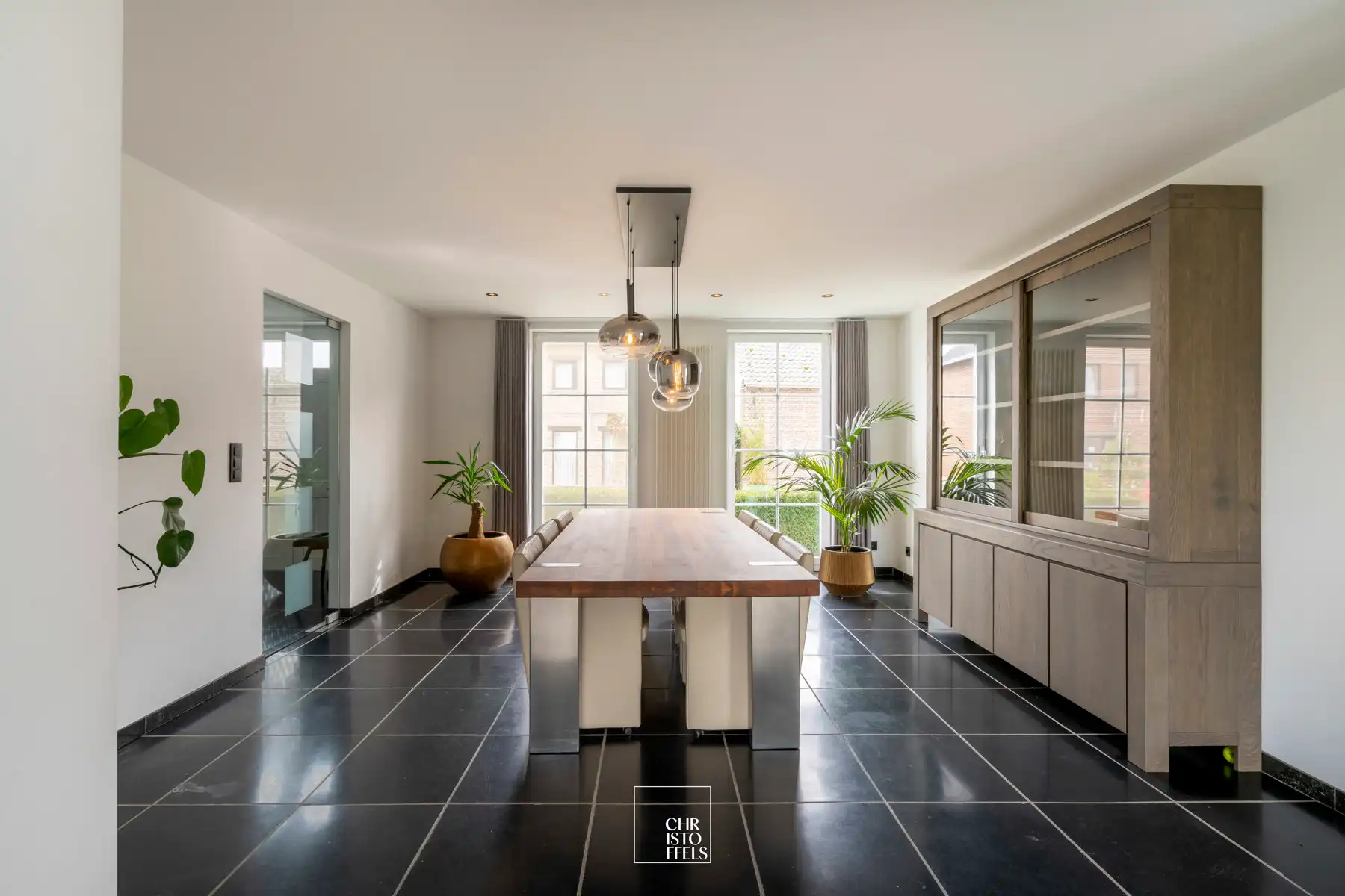 Elegante villa (384m²) op perceel van 1.349m² foto 2