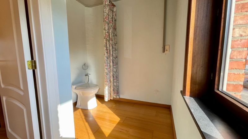 Charmante woning met garage en tuin foto 14