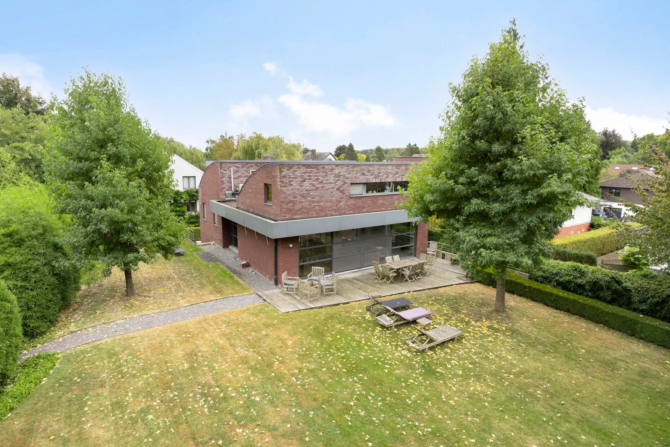 Moderne villa op achterliggend perceel  - Park Tervuren foto {{pictureIndex}}