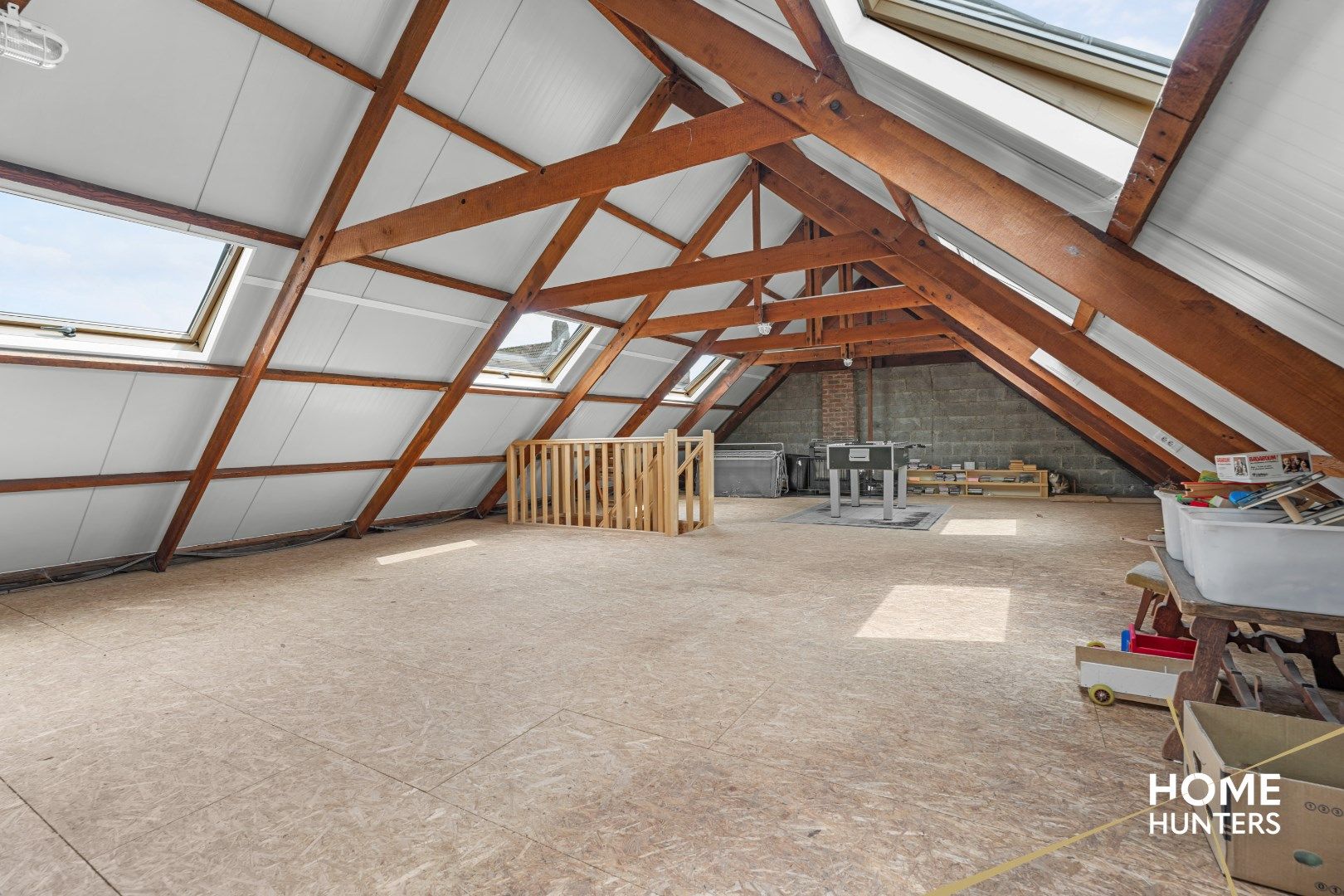 Instapklare gezinswoning met groot bijgebouw in Lichtervelde foto 23