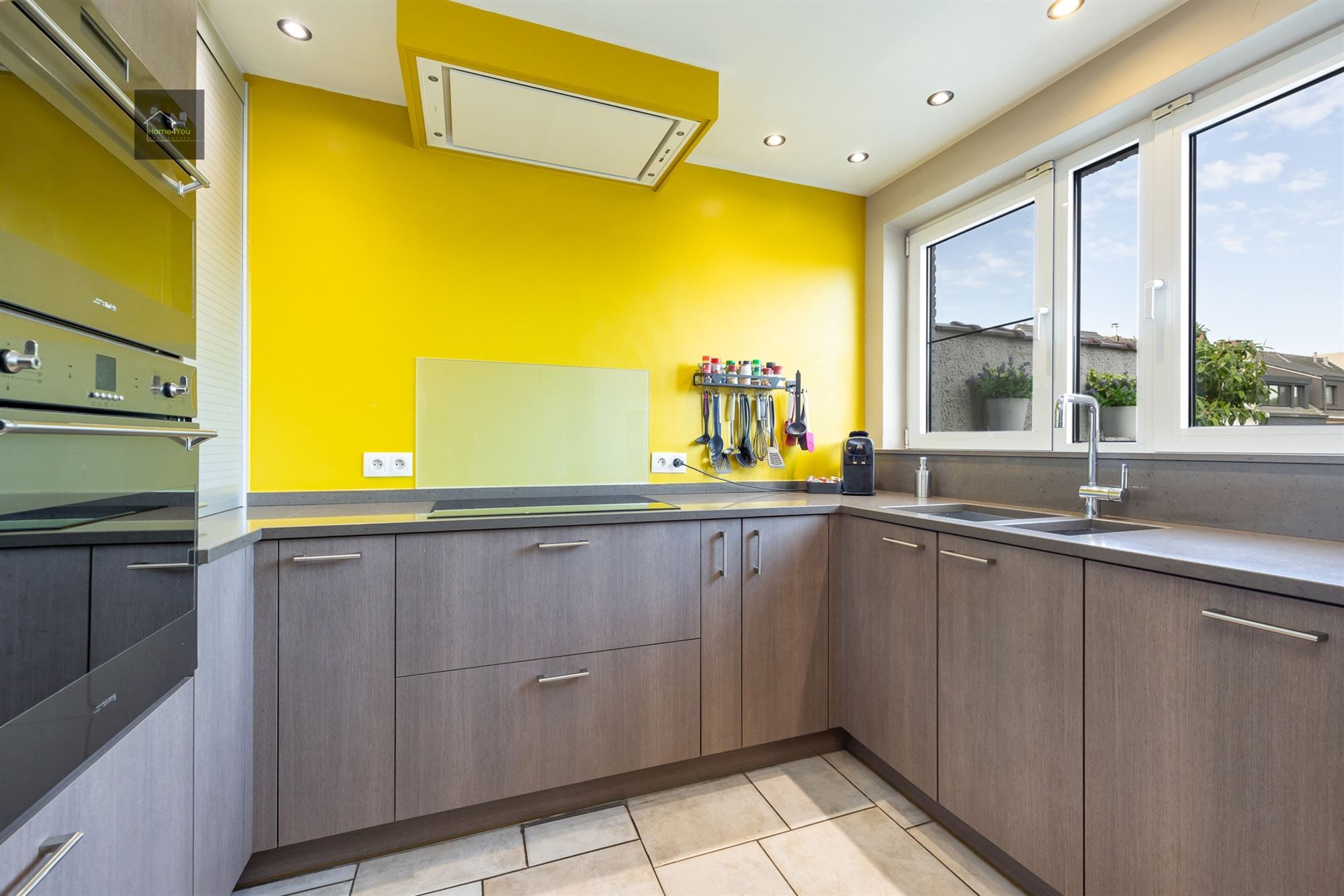 Instapklare woning met zonnepanelen op TOP locatie foto 14