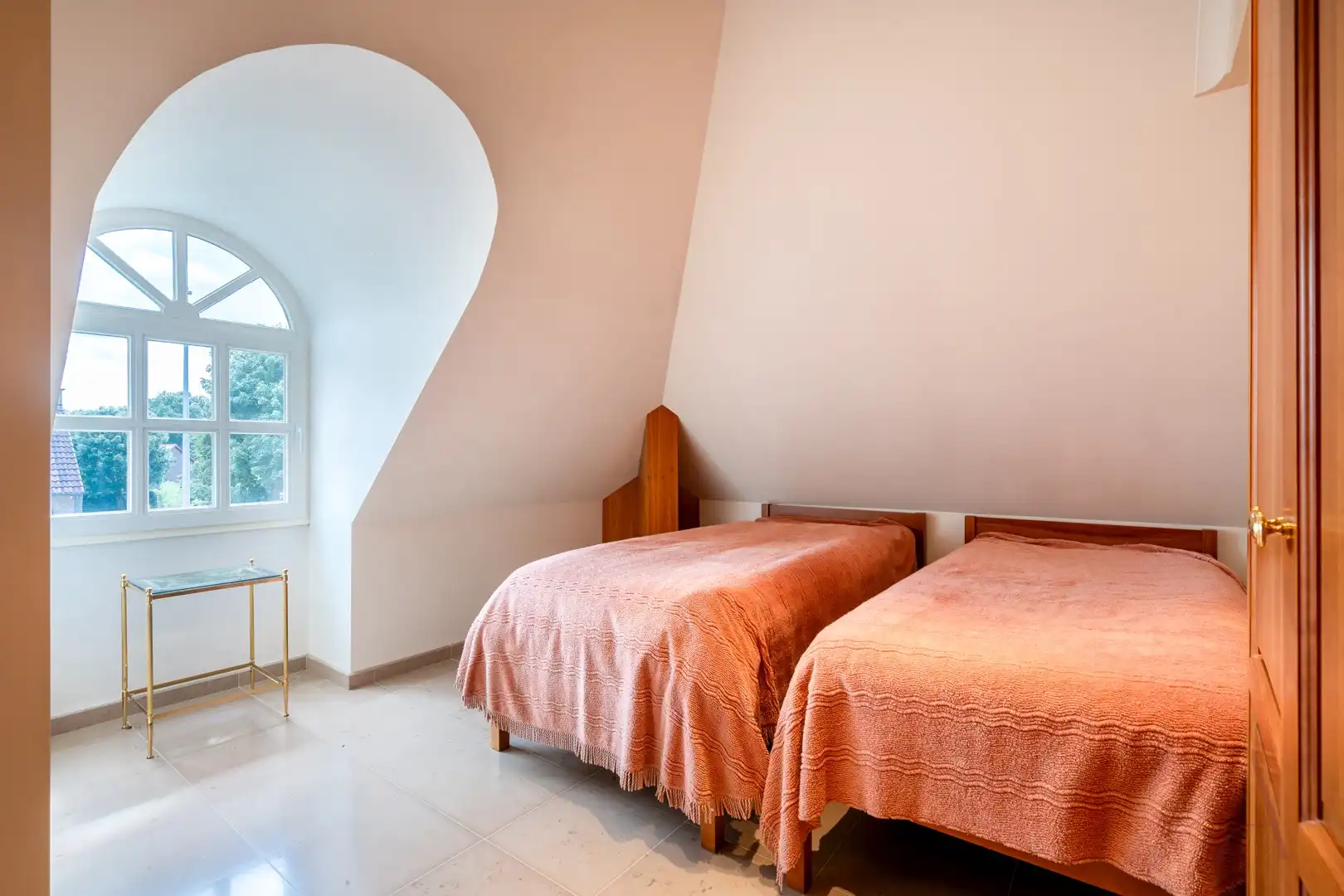 Riante karaktervolle villa met parktuin op ruim 1 hectare foto 20