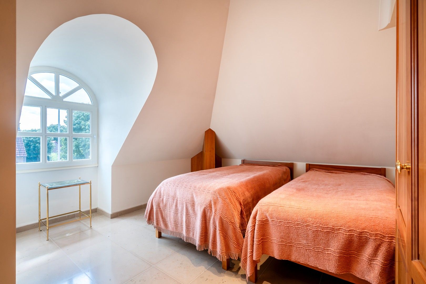 Riante karaktervolle villa met parktuin op ruim 1 hectare foto 20