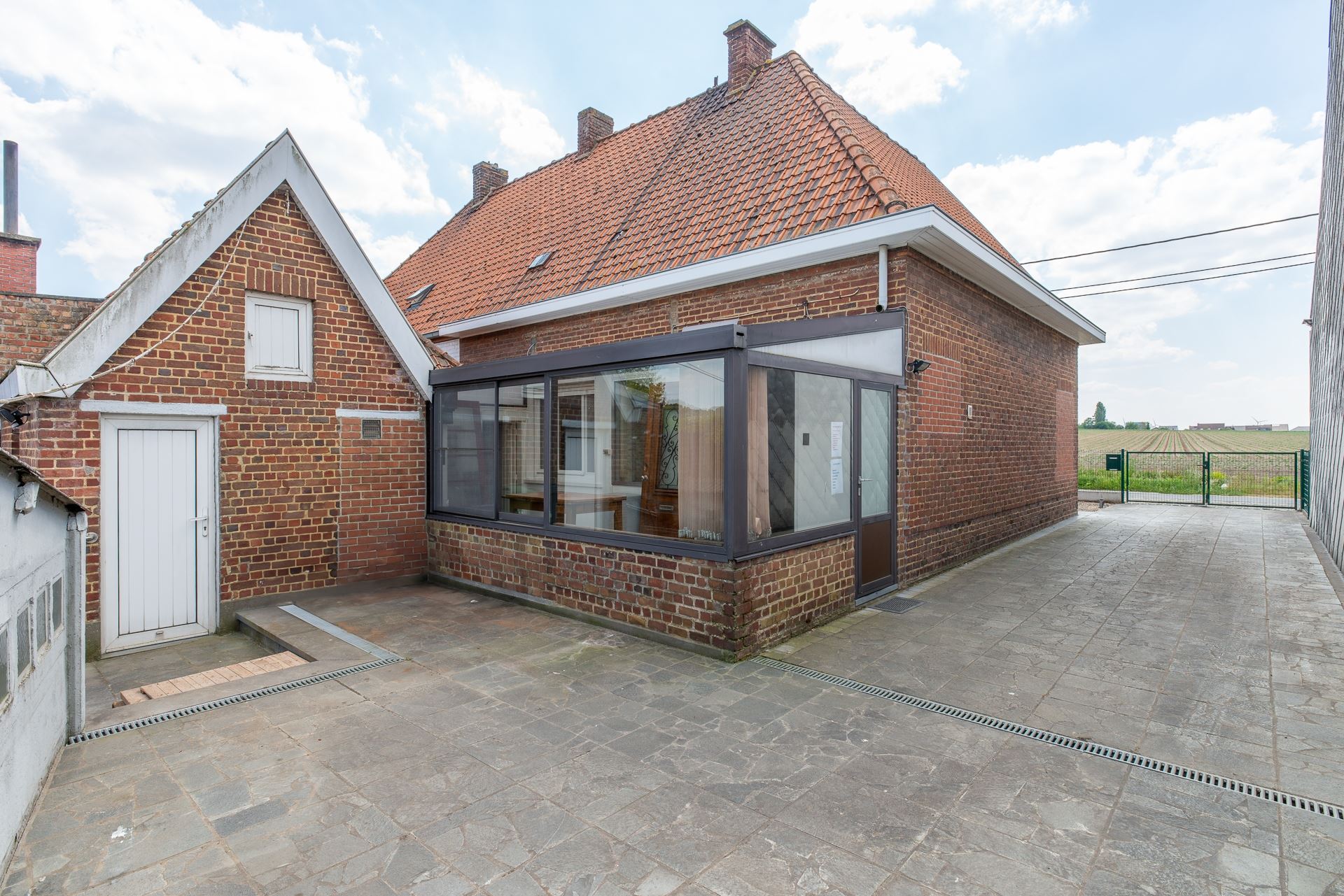 Te renoveren woning met prachtig landelijk zicht foto 2