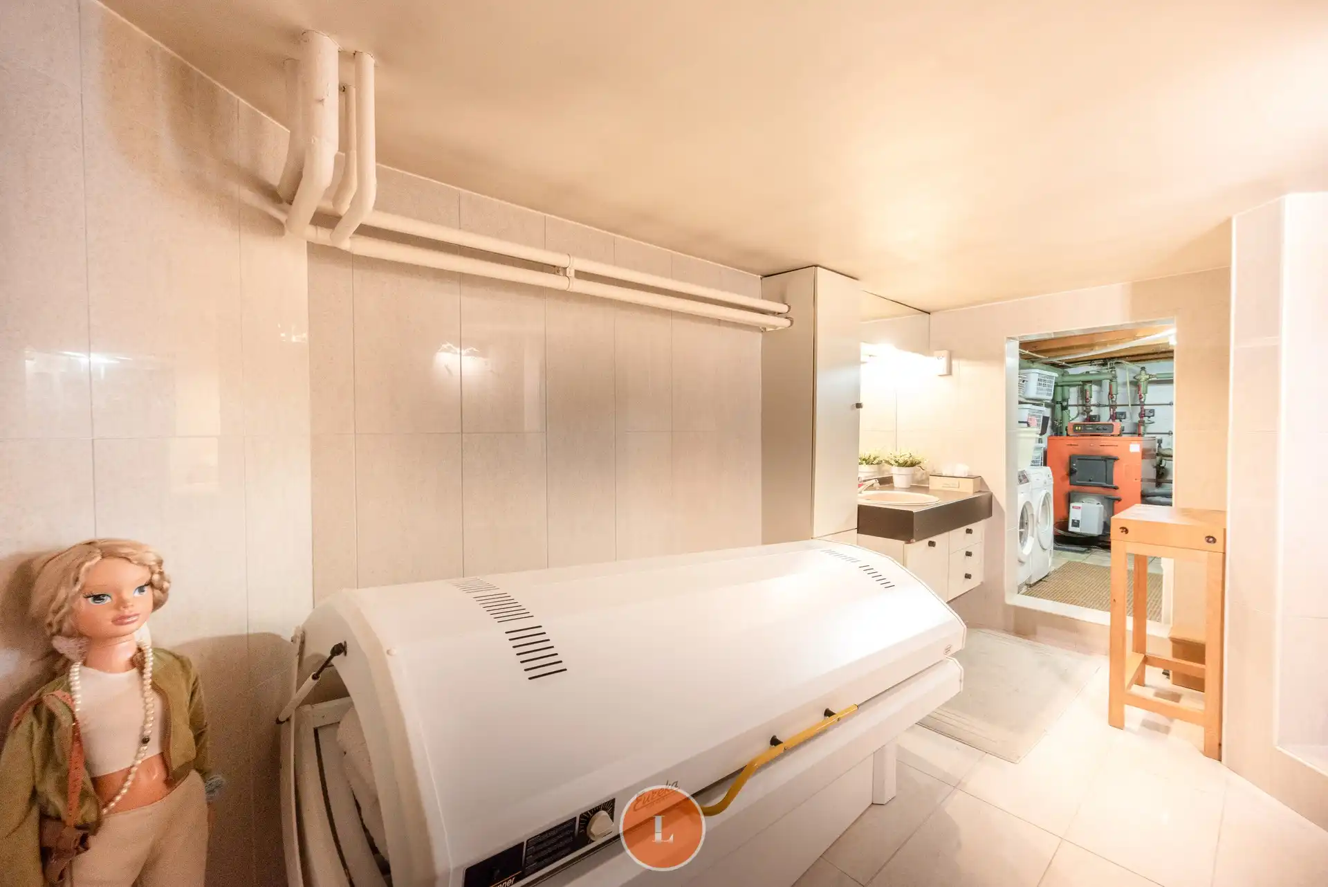 Statige villa met binnenzwembad, polyvalente ruimte en groene privacy foto 11