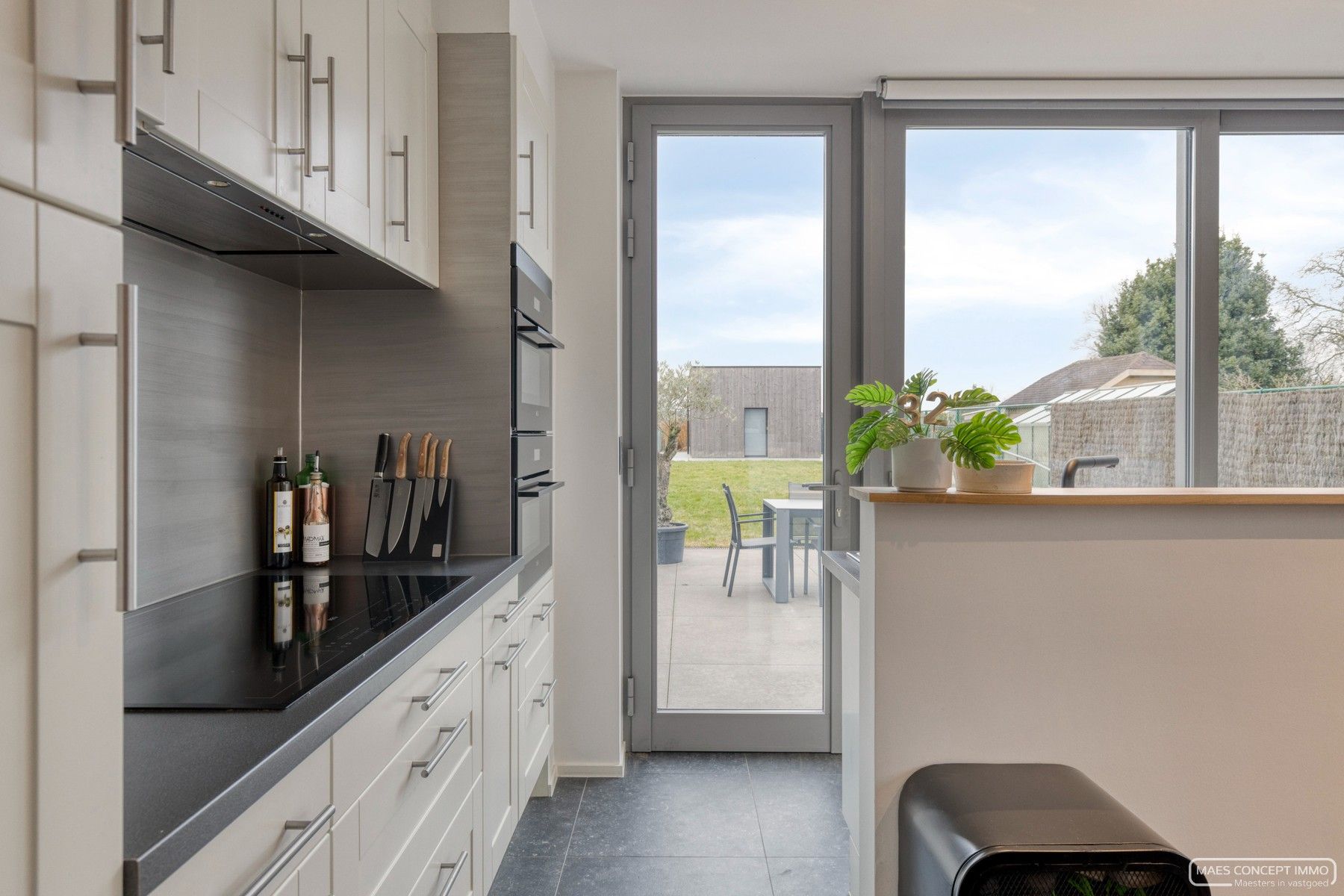 Instapklare halfopen woning in Waregem met bijgebouw en weids zicht foto 10