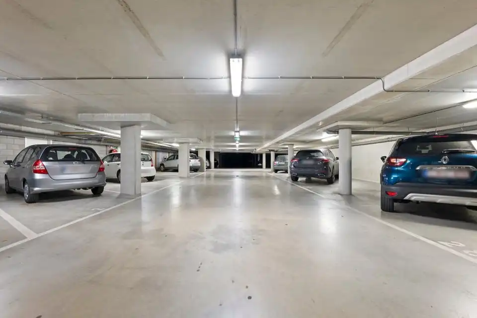 MODERN GELIJKVLOERS APPARTEMENT MET TERRAS EN STAANPLAATS IN SINT-TRUIDEN foto 28