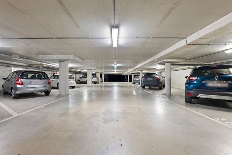 MODERN GELIJKVLOERS APPARTEMENT MET TERRAS EN STAANPLAATS IN SINT-TRUIDEN foto 28