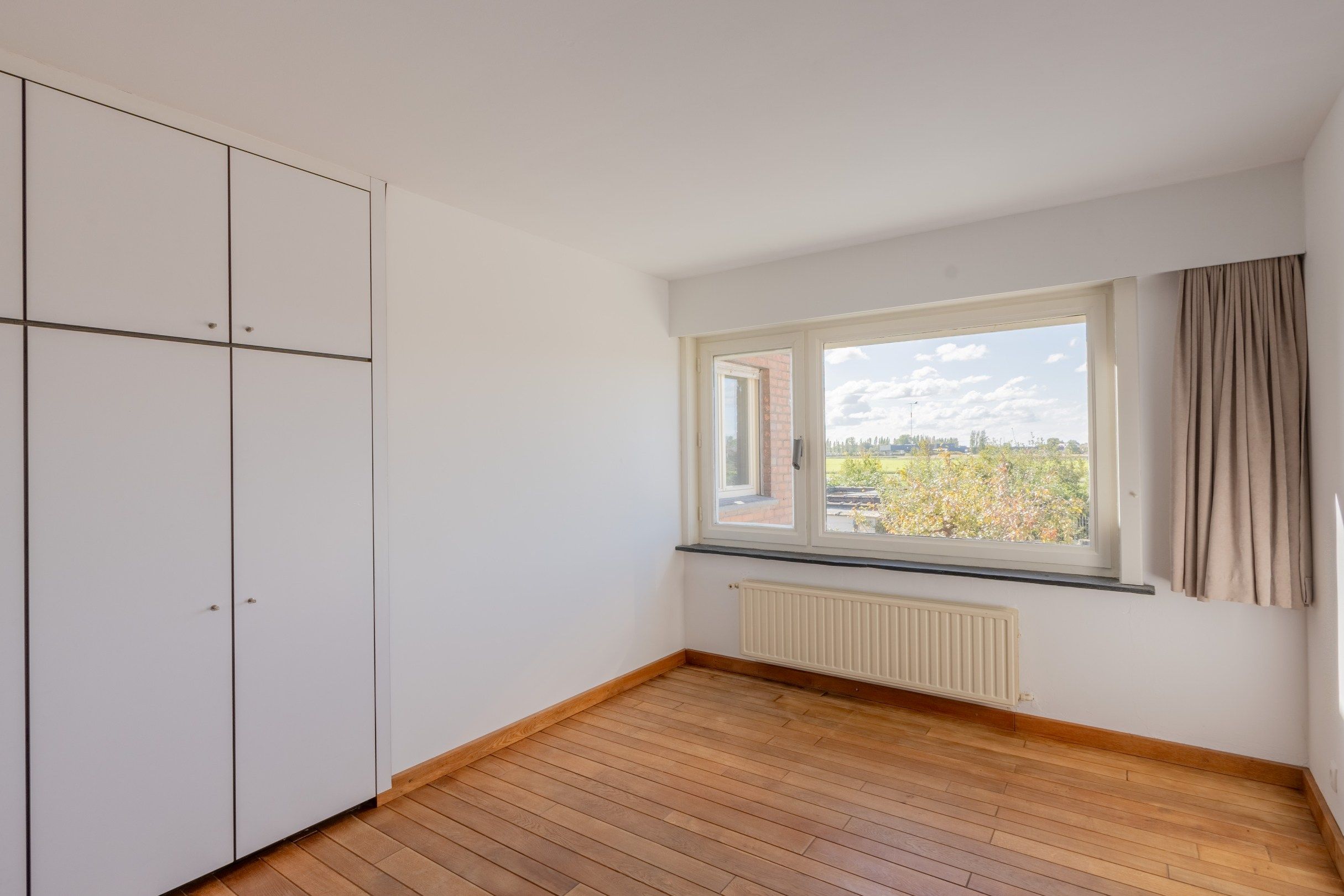Ruime woning met 3 garages en tuin te Knokke foto 17