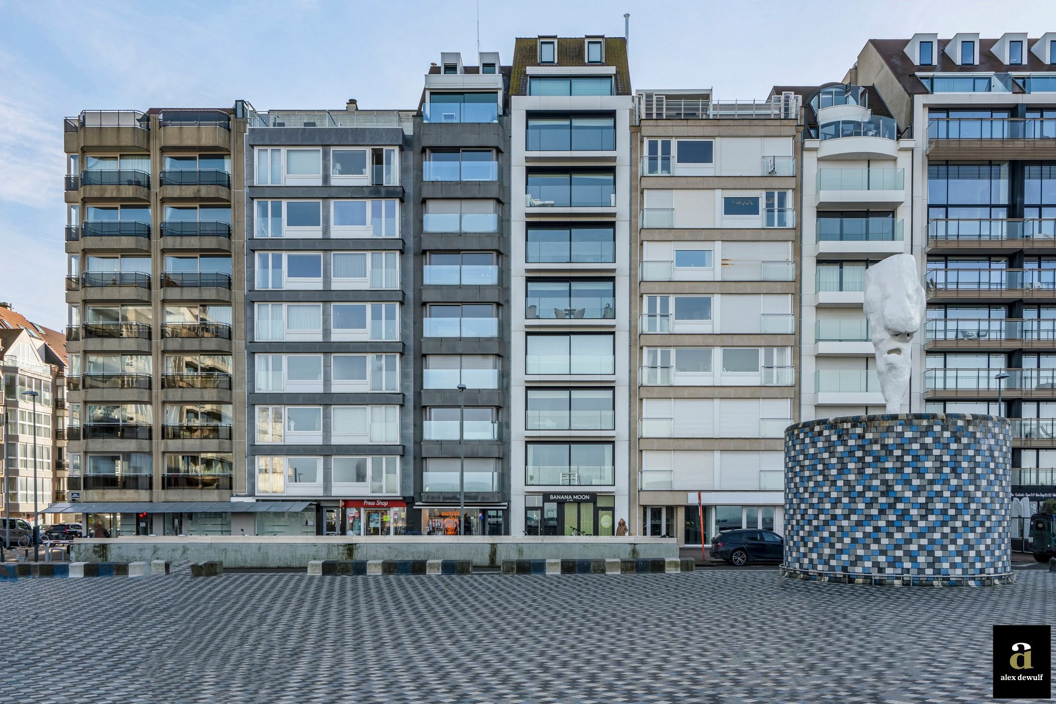 Uitzonderlijk groot appartement op de Zeedijk, 10 m gevelbreedte en 4/5 slaapkamers [Rubensplein]. foto 2