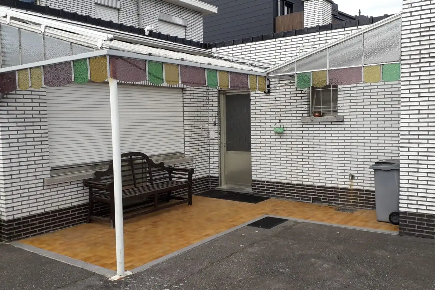Woning OB met drie slaapkamers, garage en tuin. foto 3