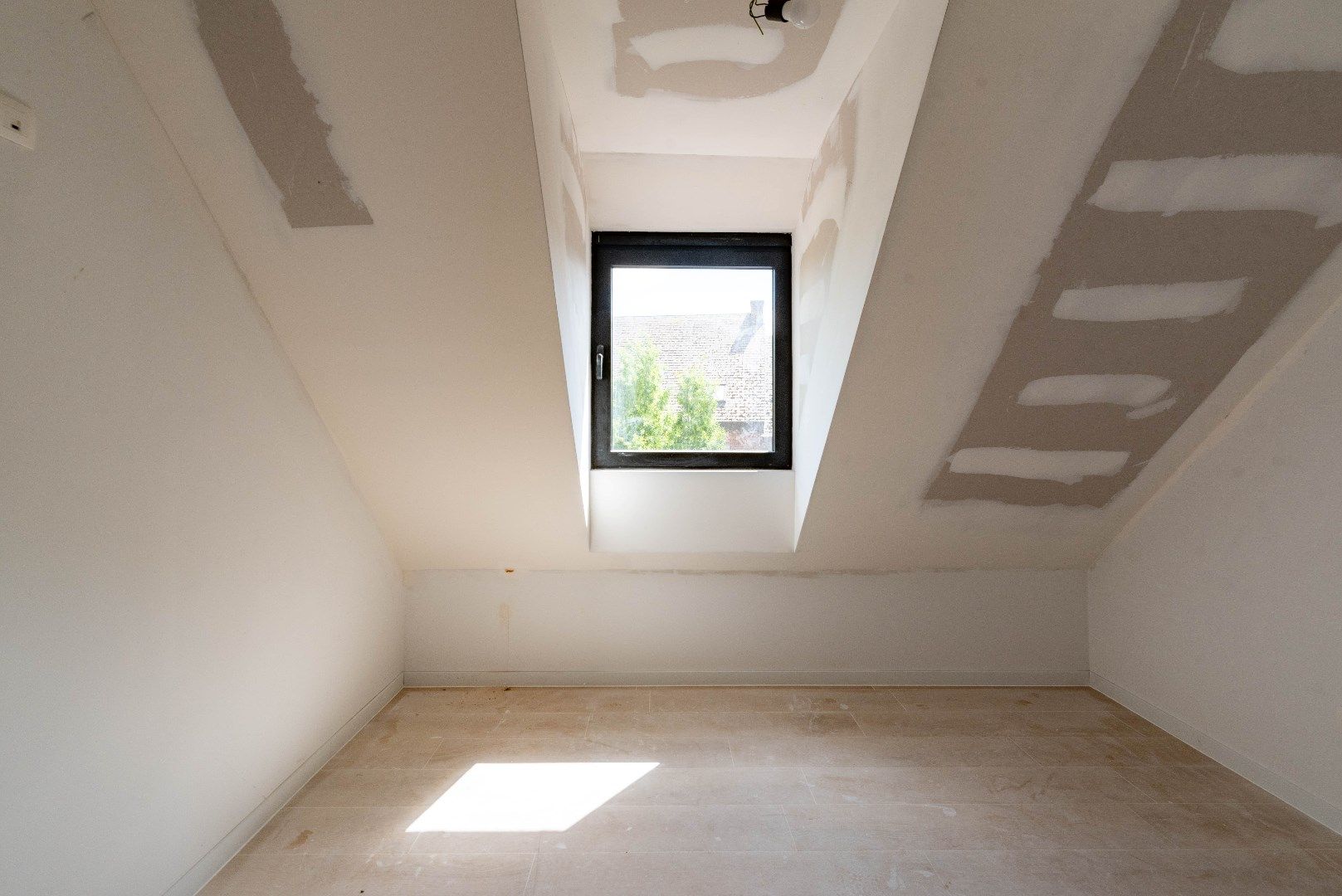 Stijlvol nieuwbouwappartement met ruim terras foto 6