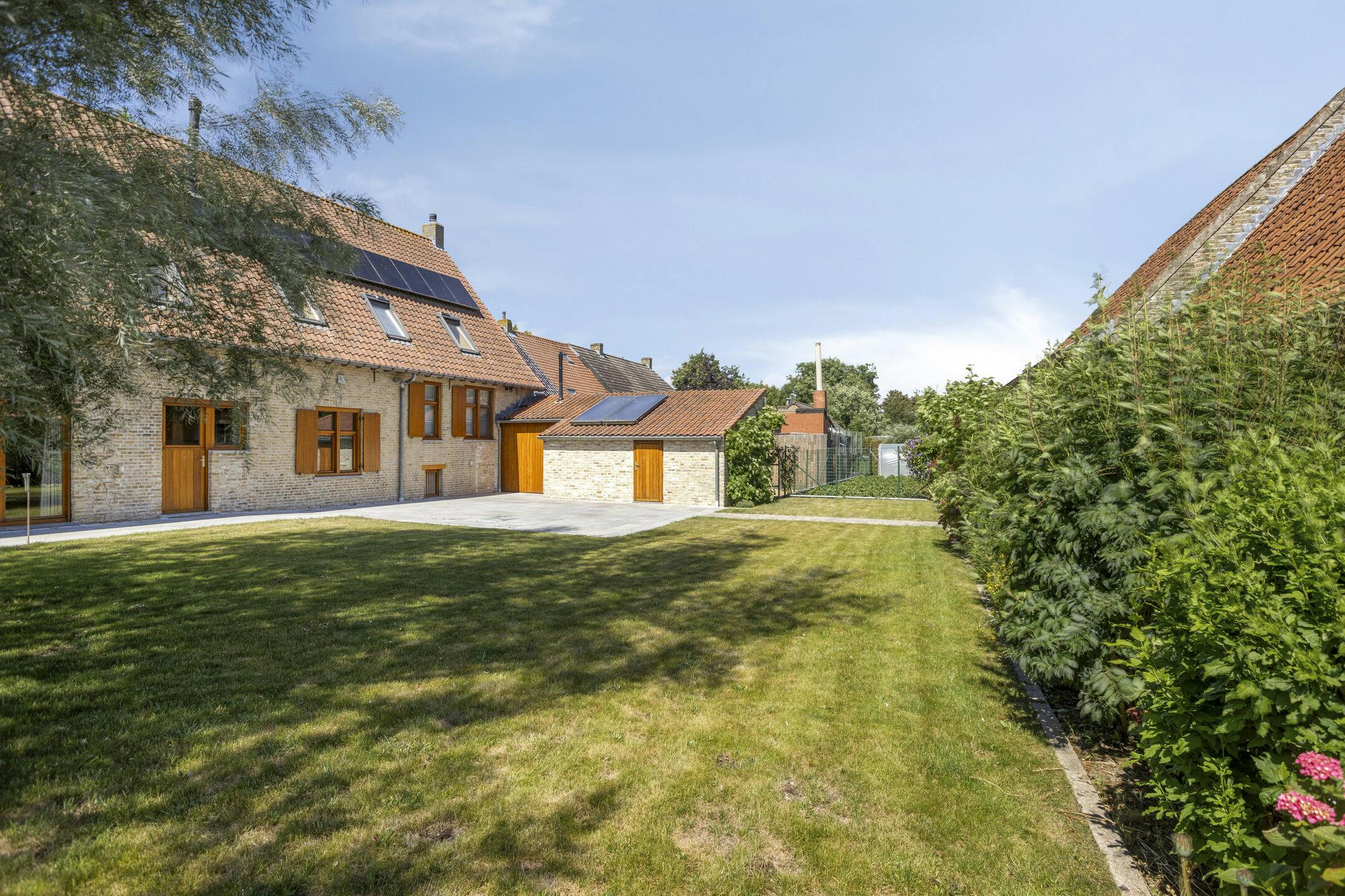 Ruime, energiezuinige woning met bijgebouw op 1.700m² in Beauvoorde. foto 27