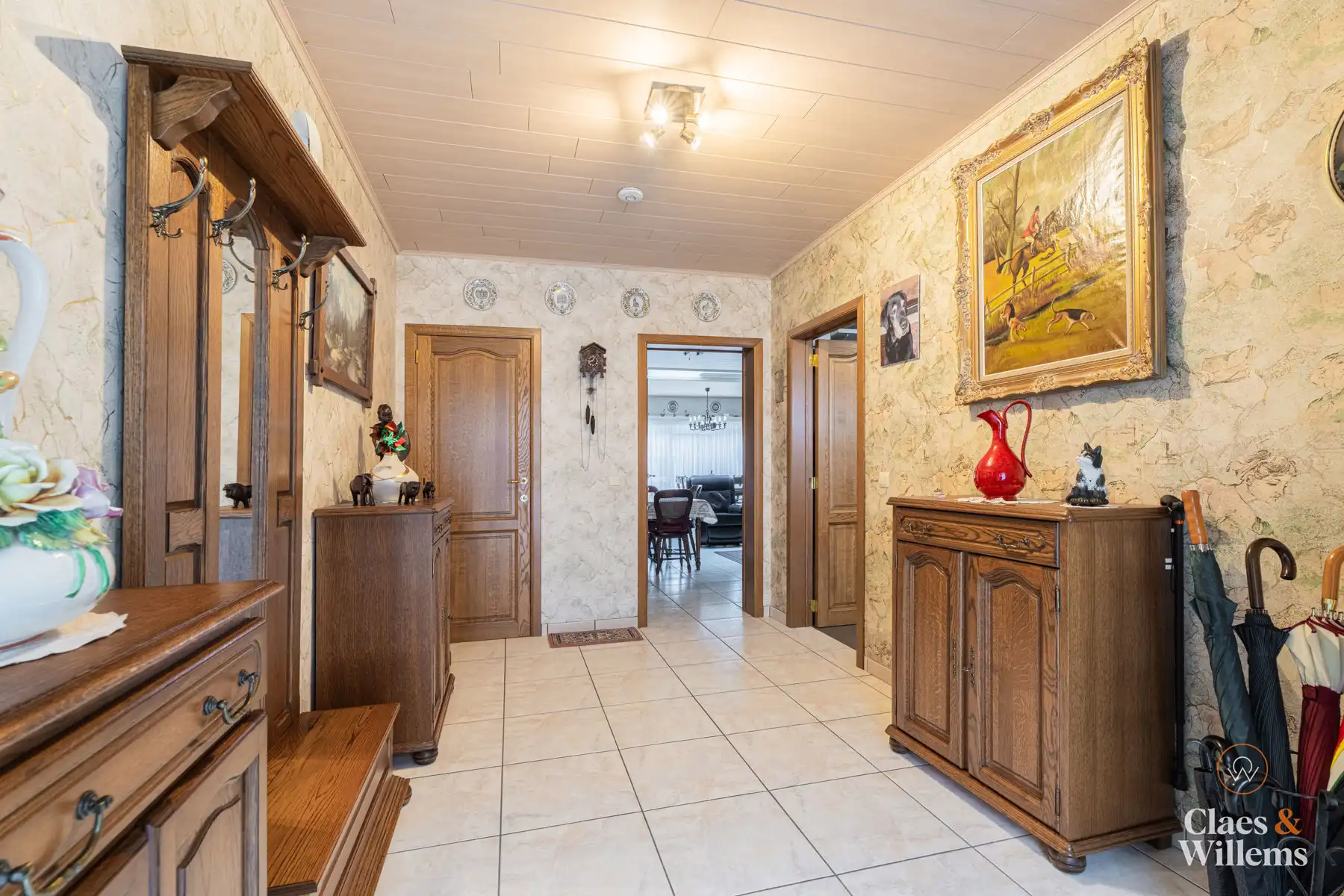 Gezinswoning met garage en airco in Ninove, goed gelegen nabij bus en trein foto 2