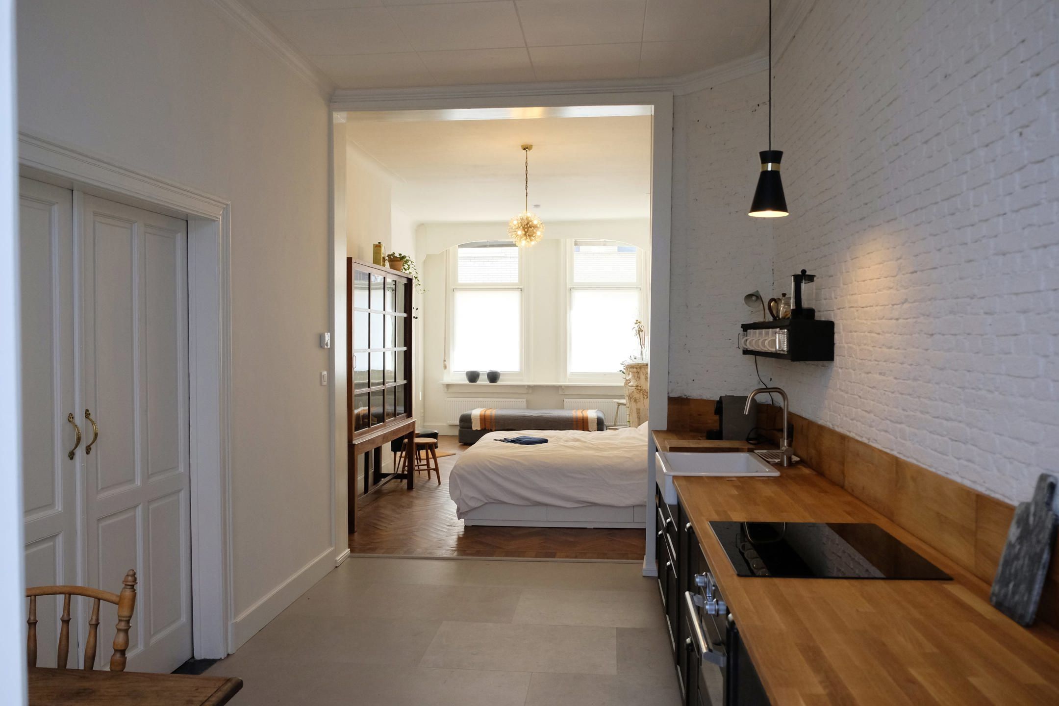 Leuke gelijkvloerse studio met koer foto 10