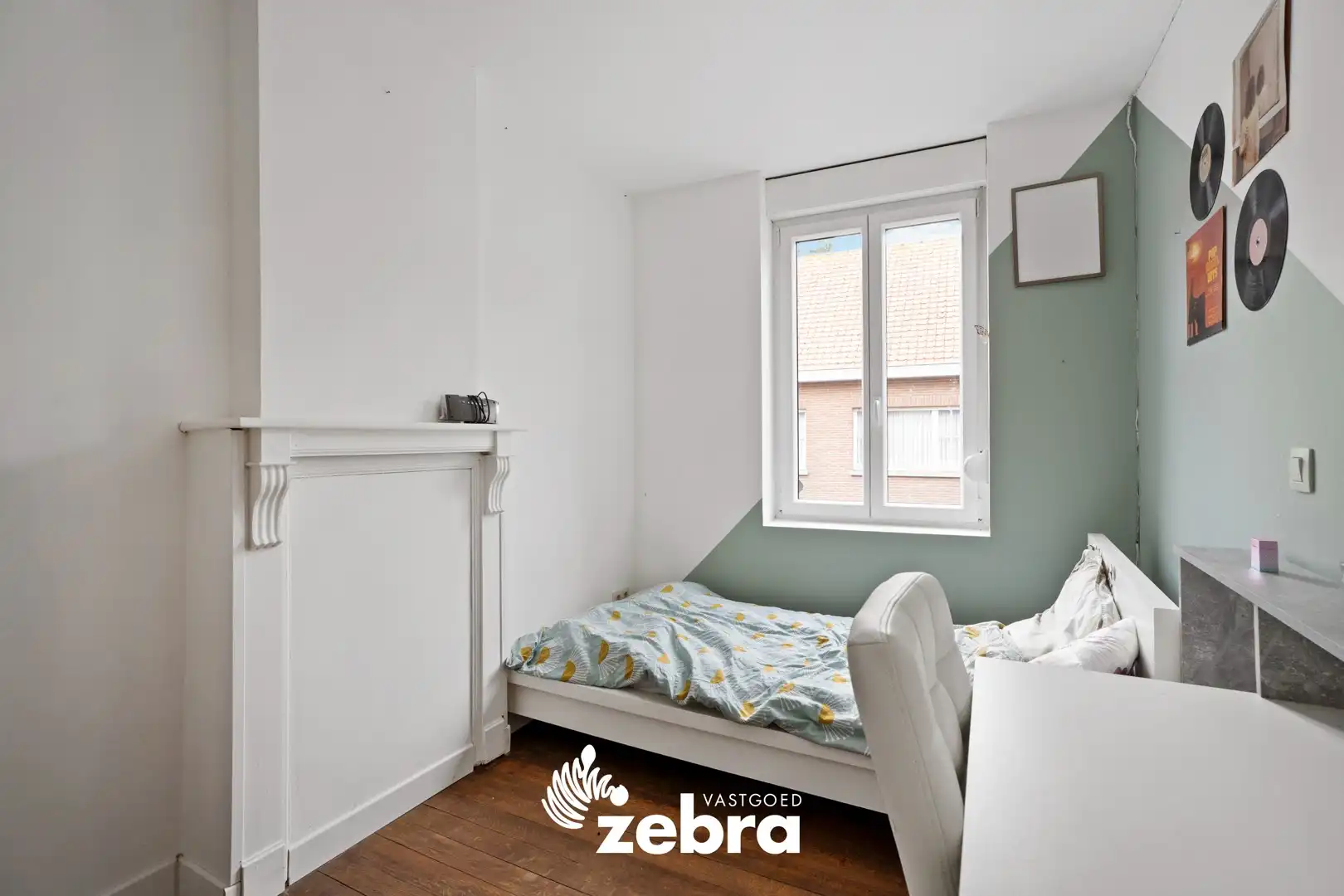 Gerenoveerde woning met 4 slaapkamers en garage te Roesbrugge! foto 14