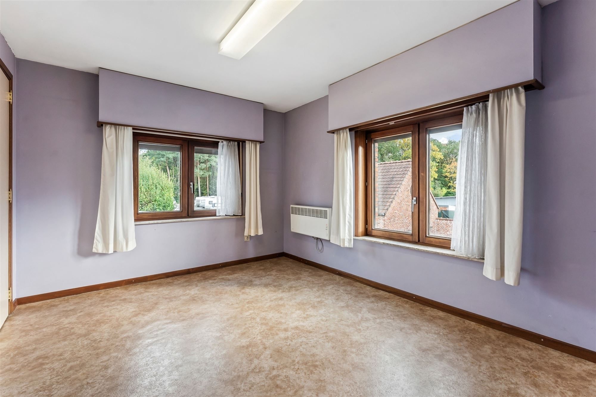 WONING MET GELIJKVLOERSE KAMER OP 950M2 foto 13