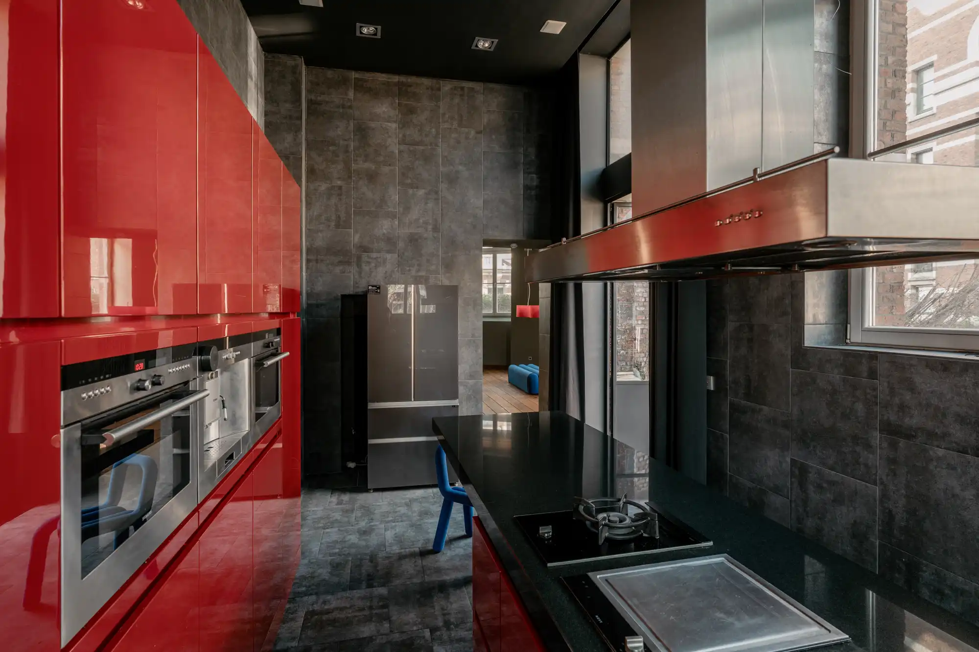 Doornroosje en Zillion in één sprookje: er was eens een appartement met een vijver in een kasteel. foto 17