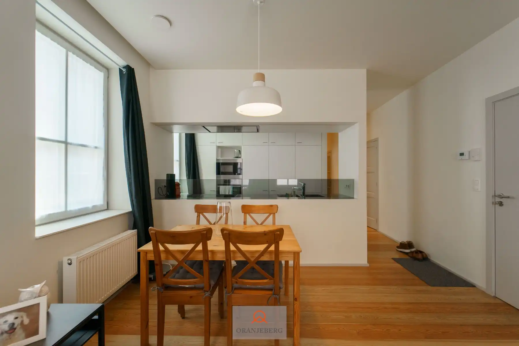 Prachtig gerenoveerd 2 slaapkamerappartement vlakbij de Vrijdagmarkt foto 4