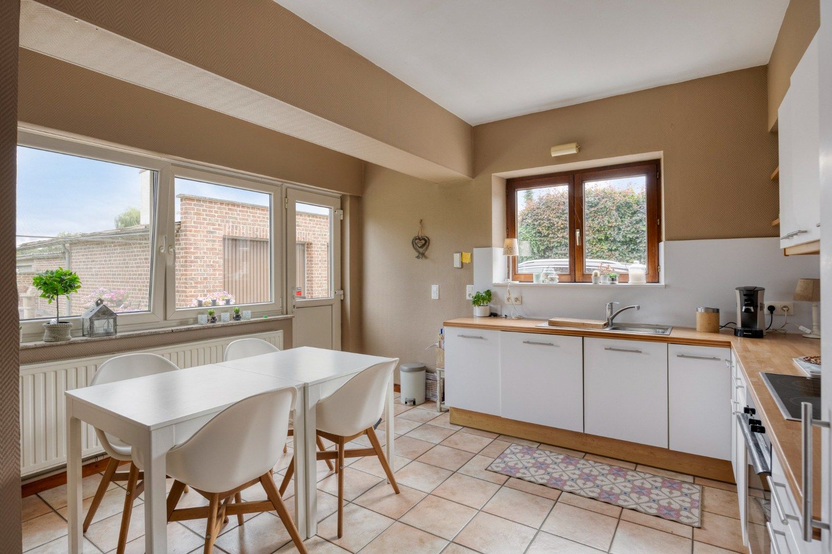 Grote woning met mooie tuin en 2 garages in Tongeren-Vreren foto 10