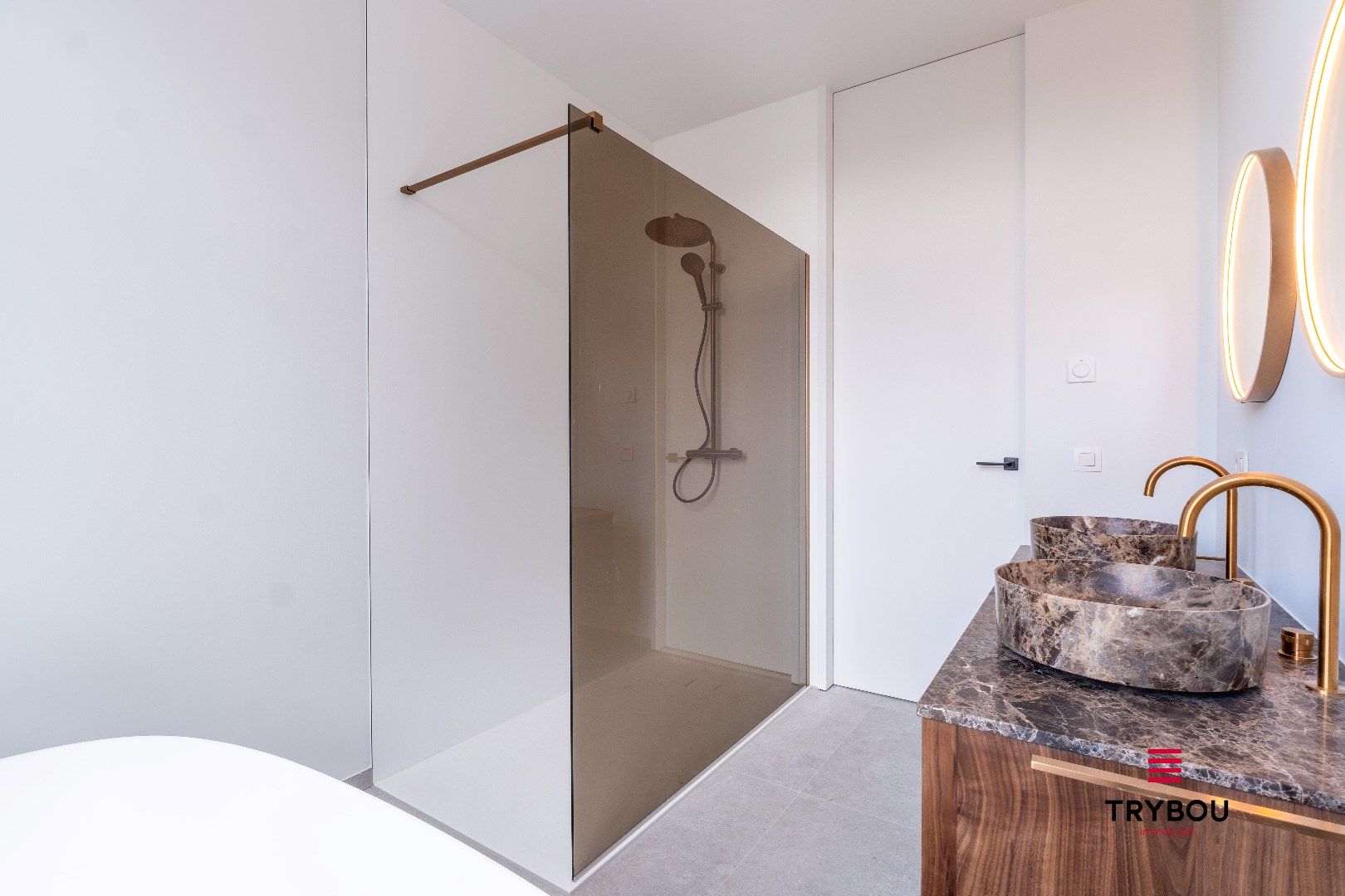 2 hoogwaardig afgewerkte nieuwbouwwoningen met garage foto 14