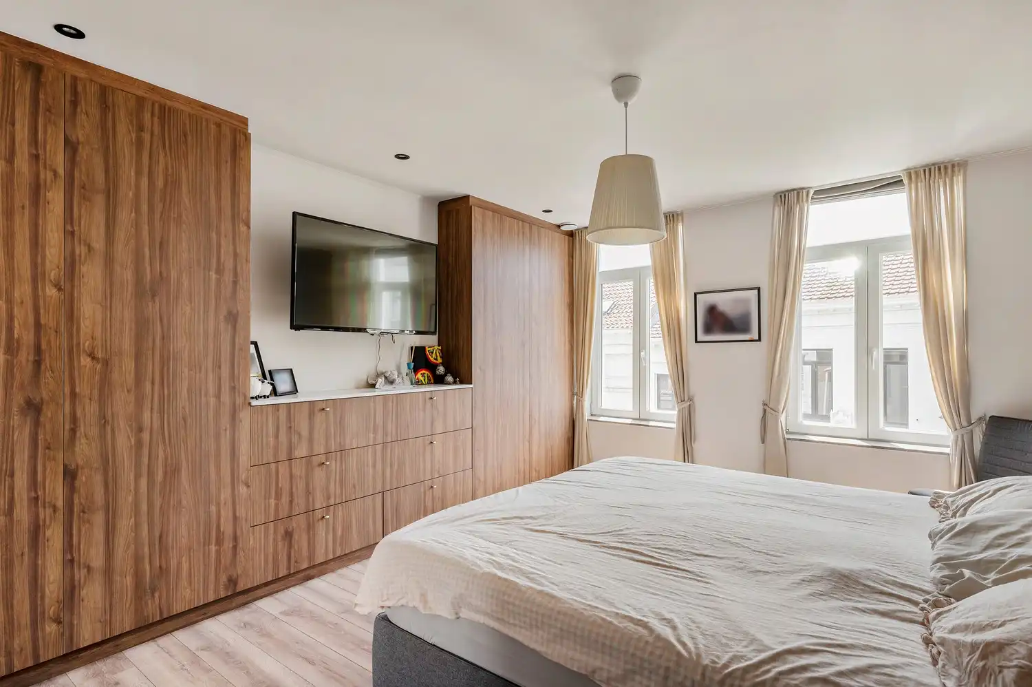 Een karaktervol, ruim herenhuis te koop foto 15
