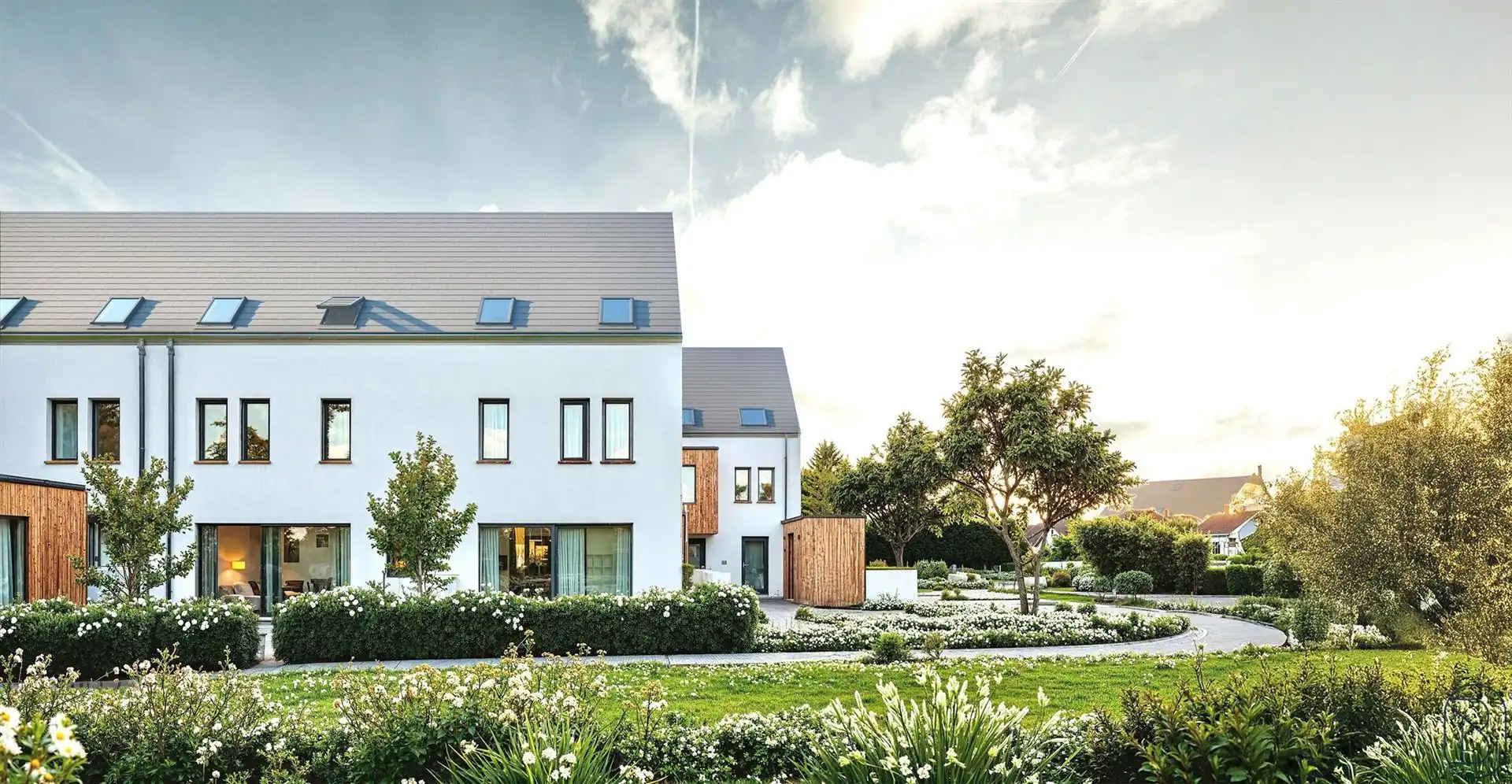 Kwalitatieve BEN-woning met 2 gar., 4 SLK en 2 bdks. 6% BTW. foto {{pictureIndex}}