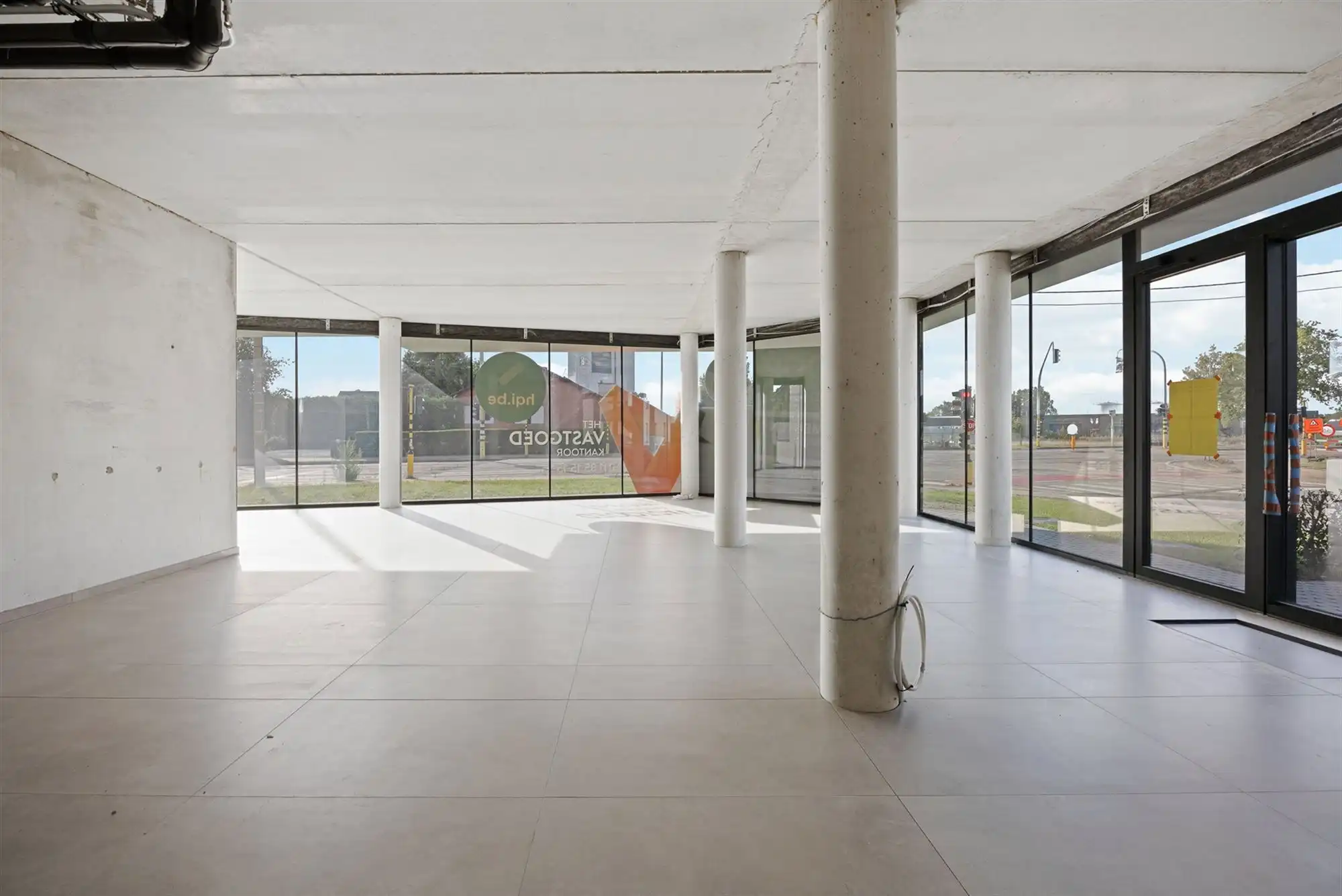 HANDELSPAND VAN 112M² MET 4 AUTOSTAANPLAATSEN OP COMMERCIËLE TOPLIGGING TE BERINGEN! foto 15