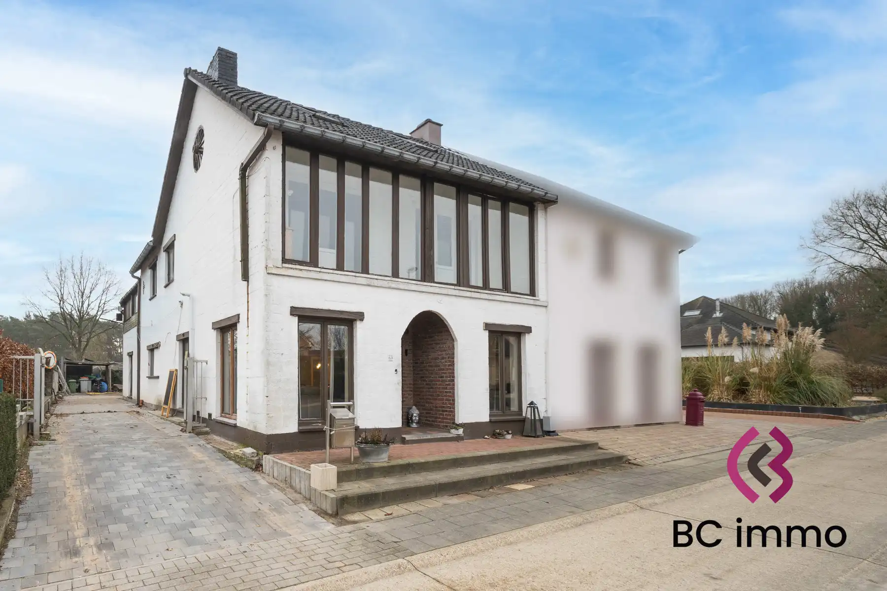 Grote woning met studio, tuin en extra kamers foto 2