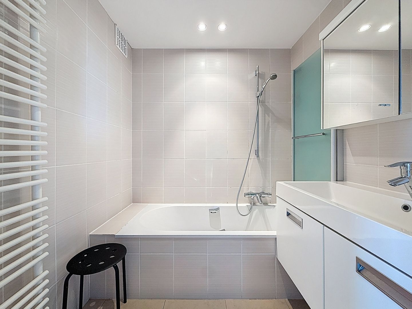 Ruim hoekappartement met zicht op zee foto 9
