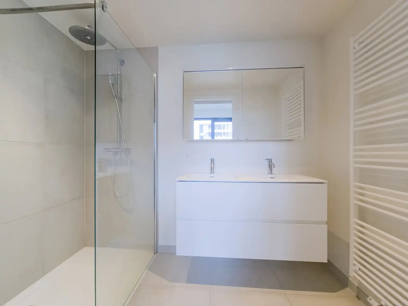 Prachtig 2slpk + bureau appartement met prachtige terrassen foto 11