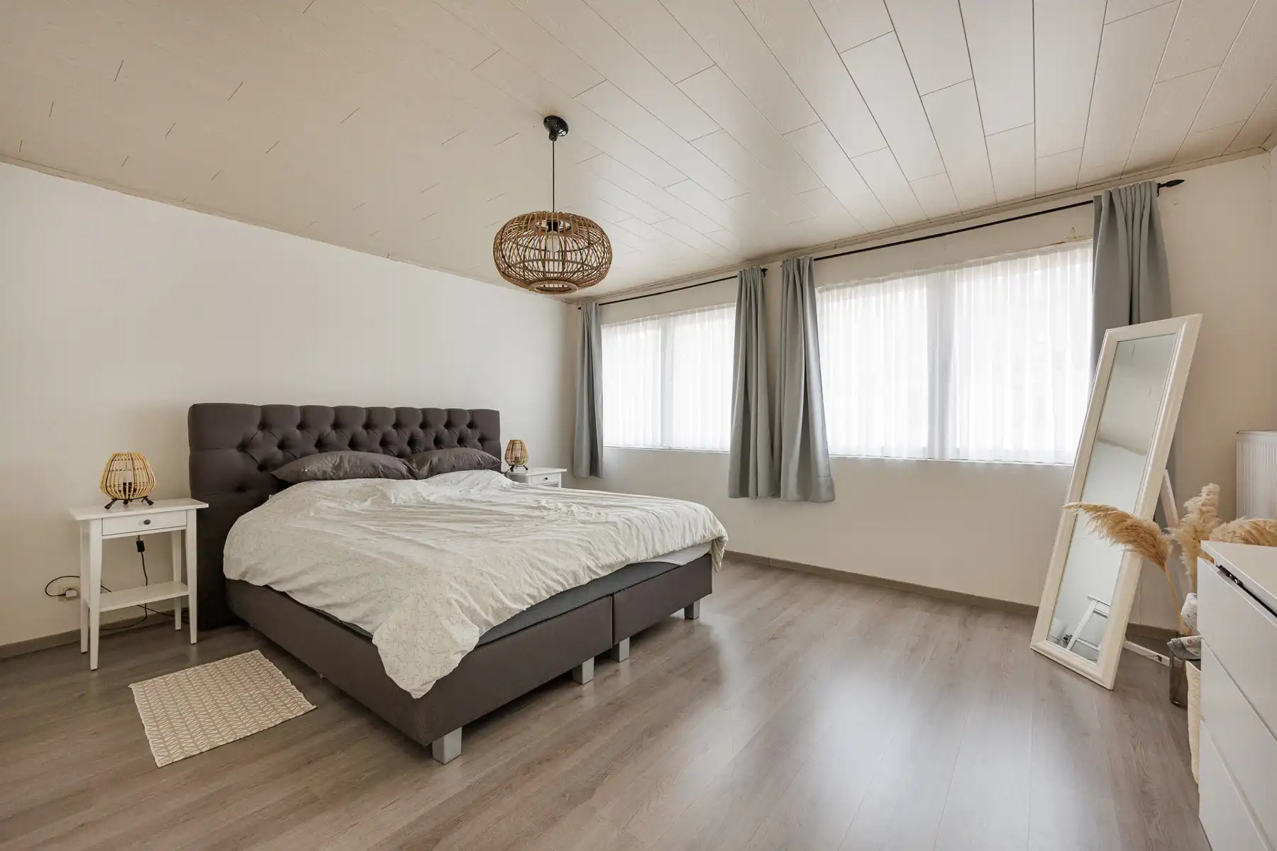 Gezinswoning met 3 slaapkamers en stadskoer met toegangspoort, gelegen binnen de ring van Turnhout. foto 11