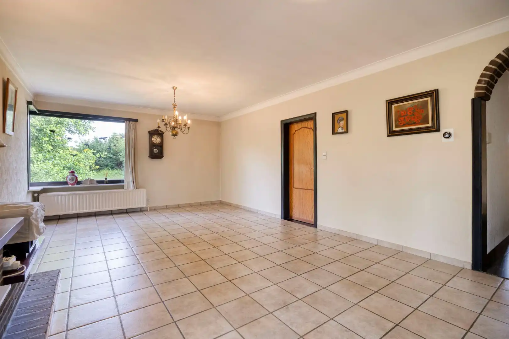 Gelijkvloerse woning met 3 slpks op een uniek perceel van 2.164 m² nabij de Markt !  foto 3