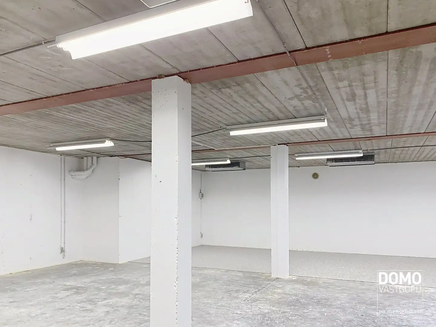 COMMERCIELE RUIMTE MET KELDER TE KOOP IN HERK-DE-STAD foto 8