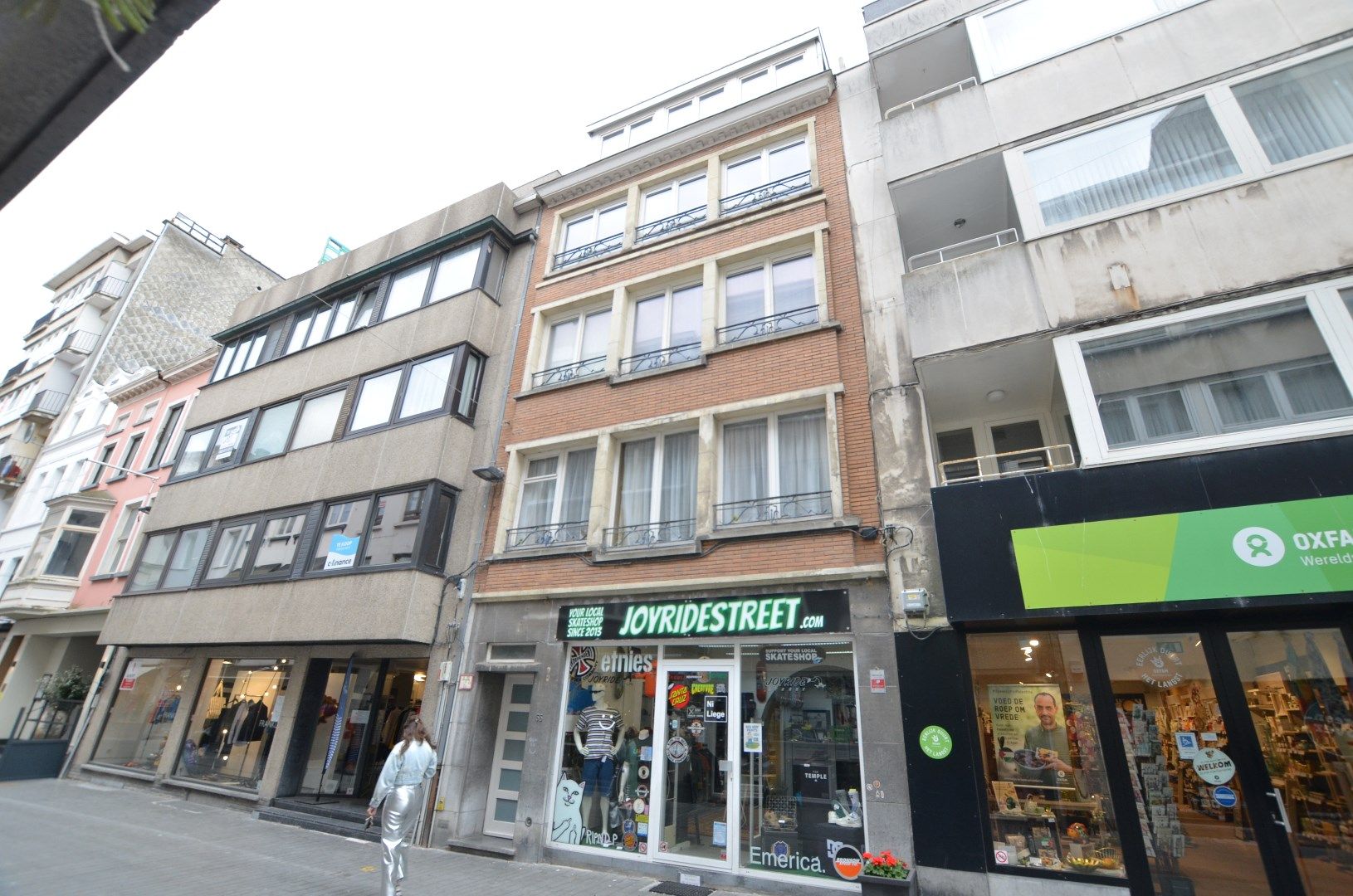 Appartement met groot terras foto {{pictureIndex}}