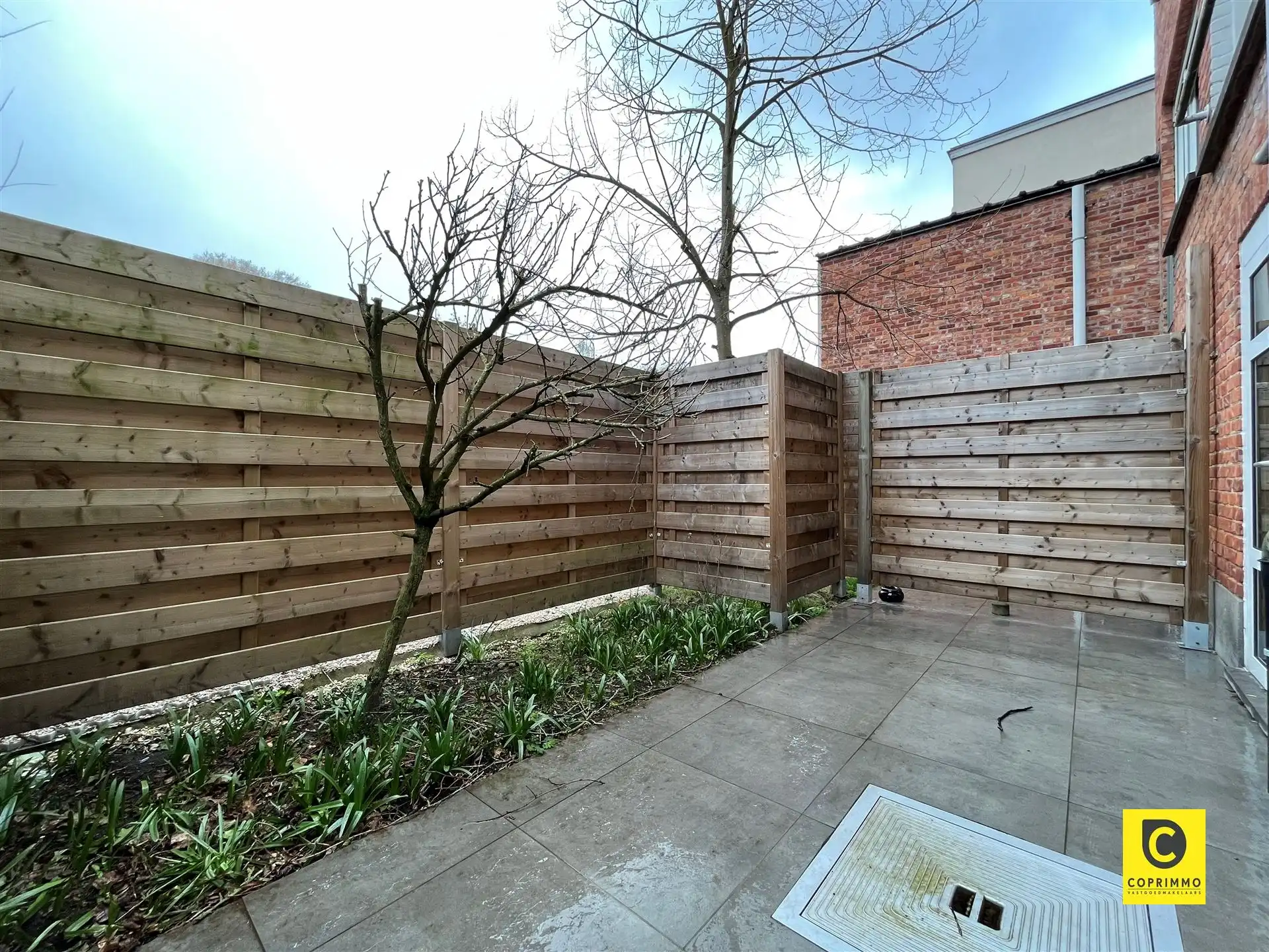 Gelijkvloerse studio op rustige ligging met terras foto 6