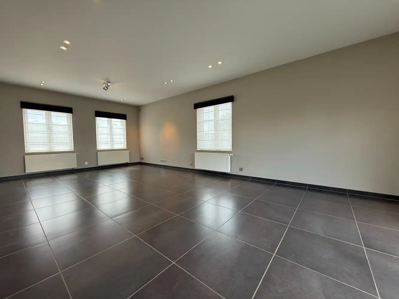 TE HUUR : PRACHTIGE WONING MET 5 SLAAPKAMERS EN 2 BADKAMERS foto 11