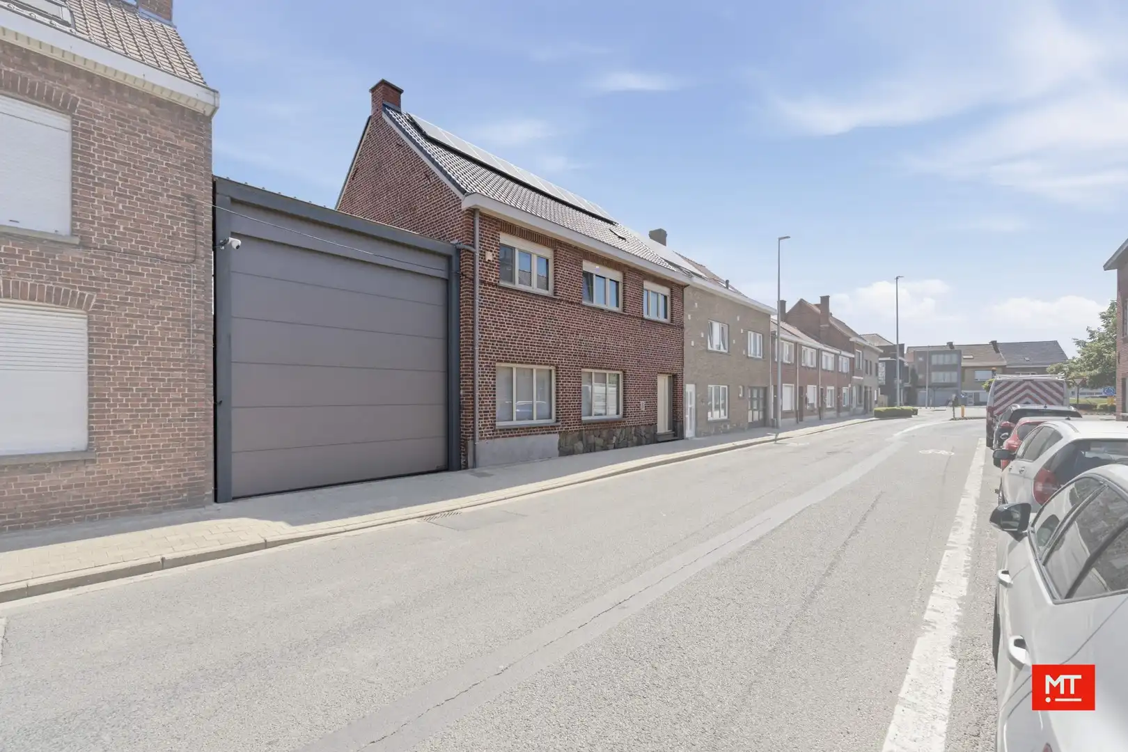 Ruime, instapklare woning met loods in het centrum van Wervik foto 2
