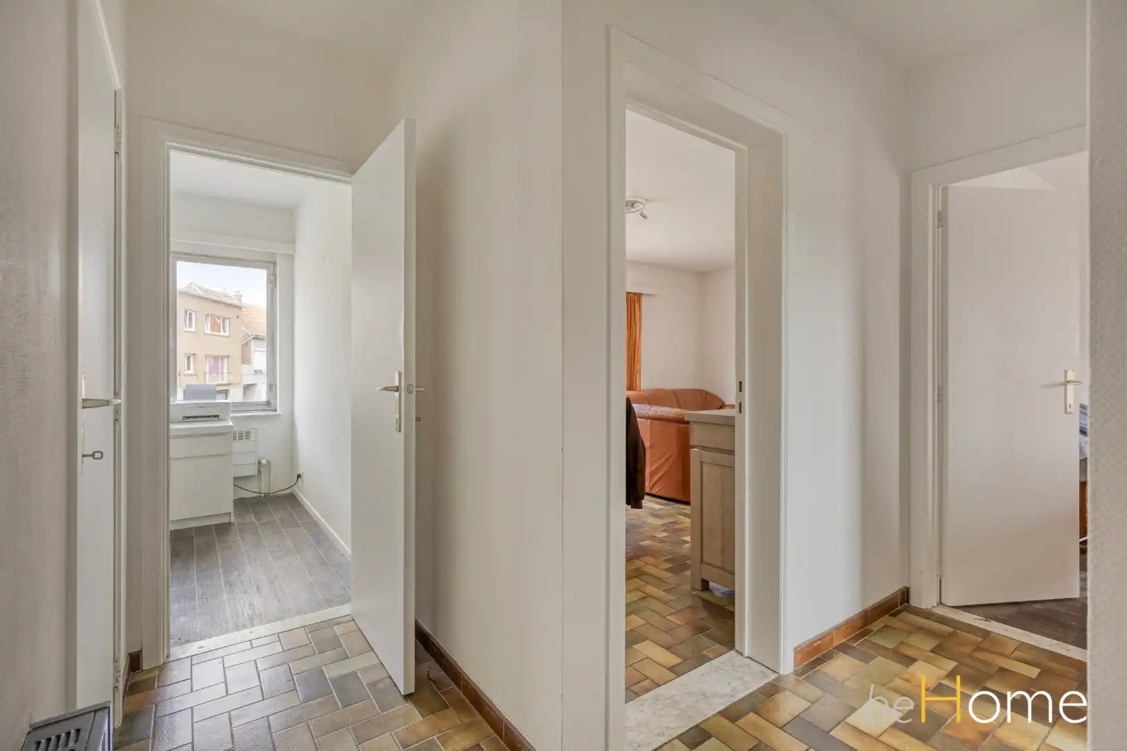 Opbrengsteigendom met 5 appartementen en 2 garages op toplocatie in Merchtem foto 9