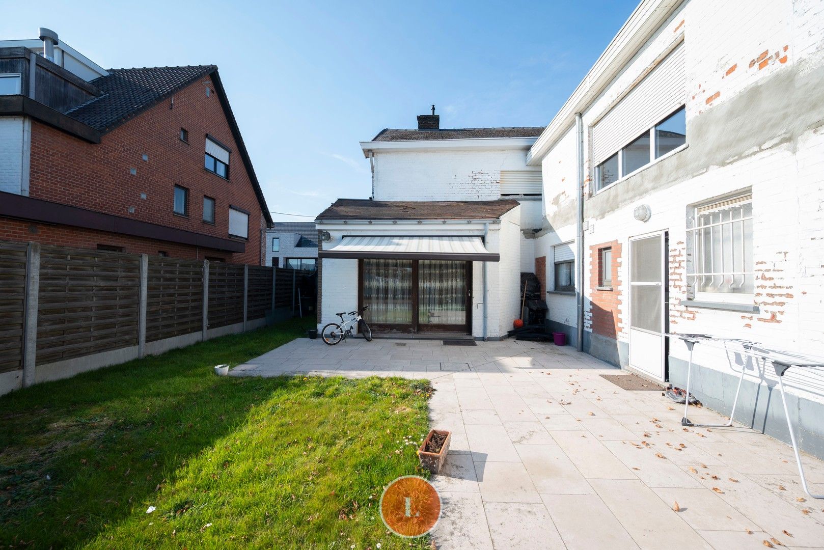 Ruim handelspand met woonst te koop in Beveren-Leie foto 10