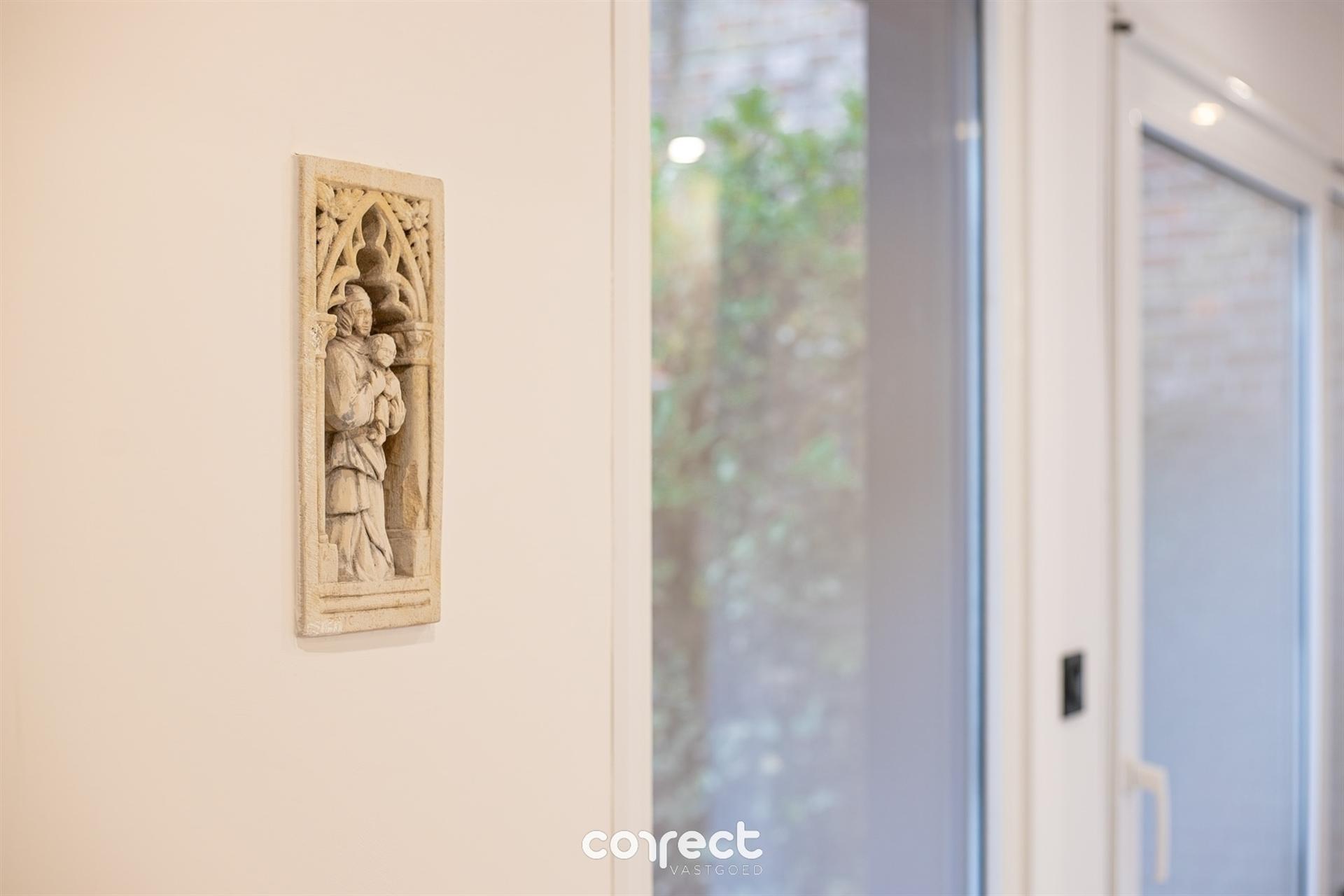 Prachtig gerenoveerde stadswoning met tuin foto 12